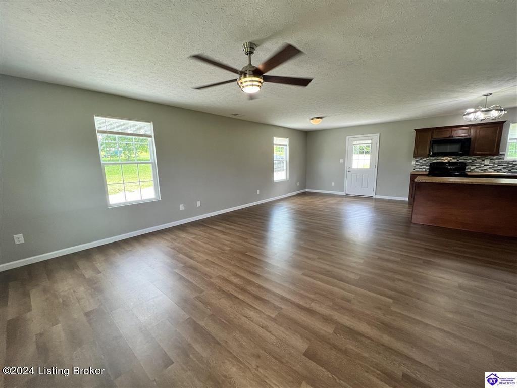60 Albina Ct