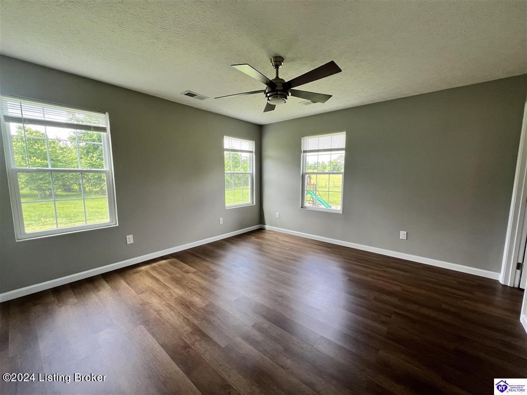 60 Albina Ct