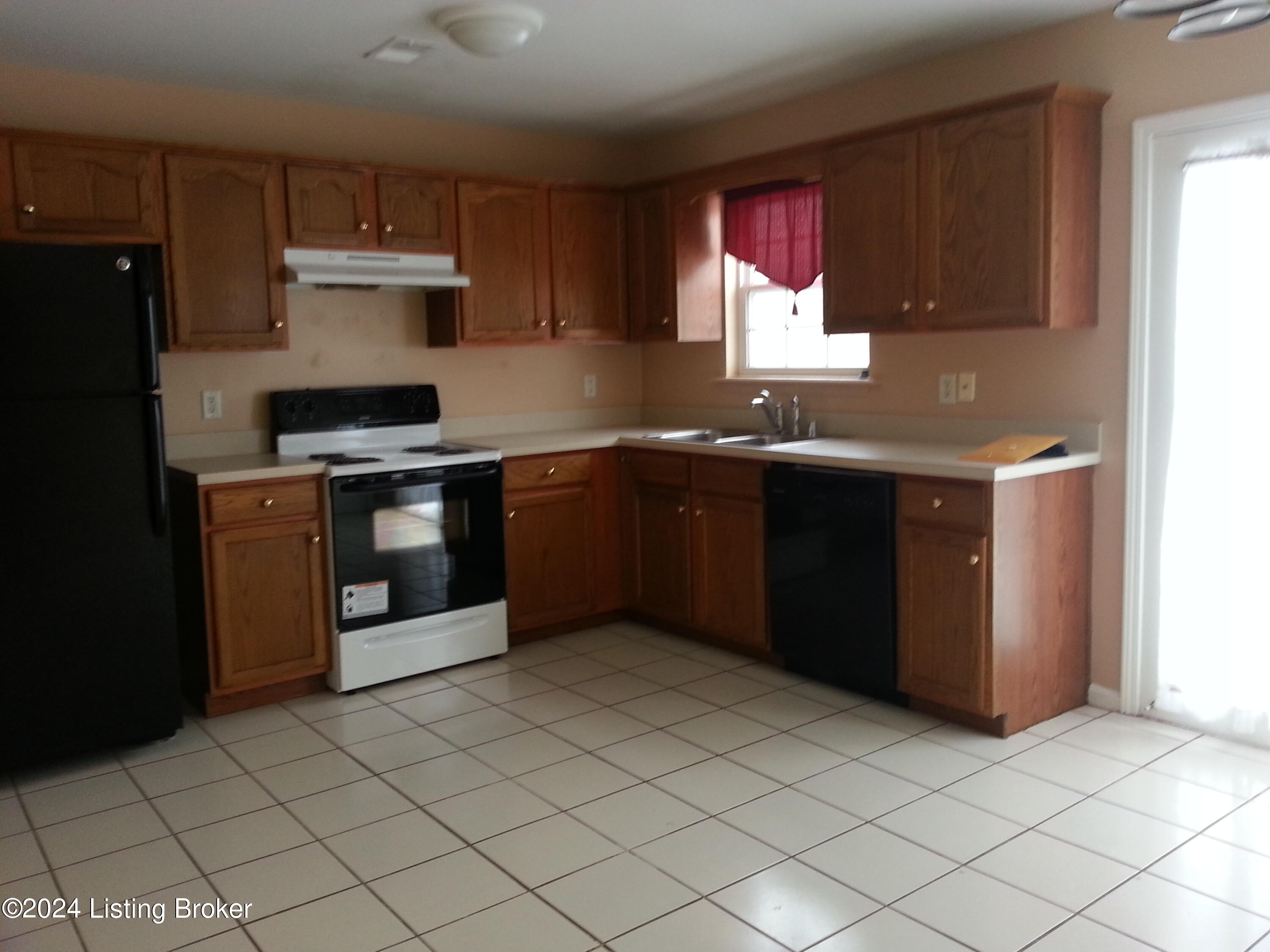3606 Locust Ave