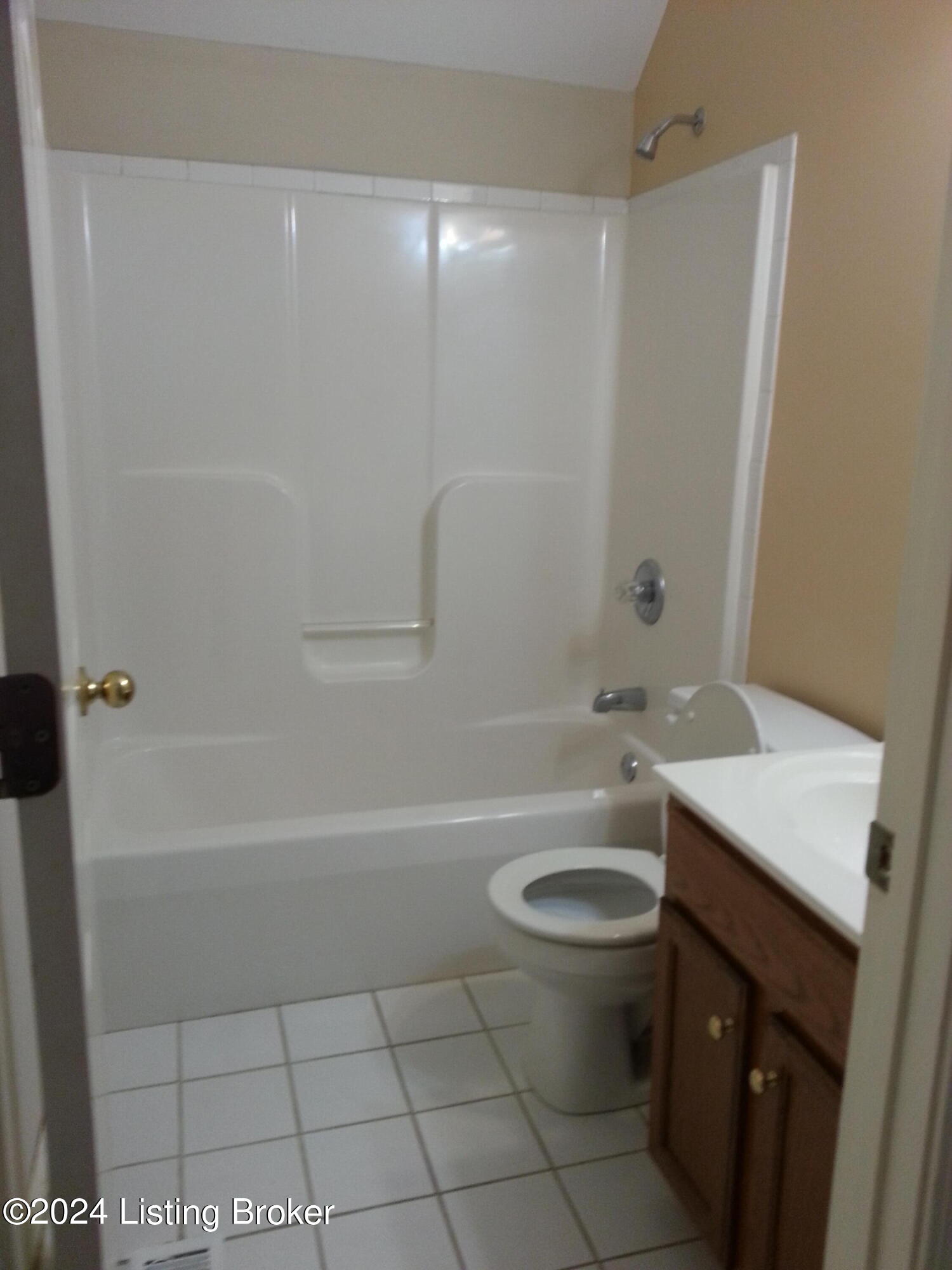 3606 Locust Ave