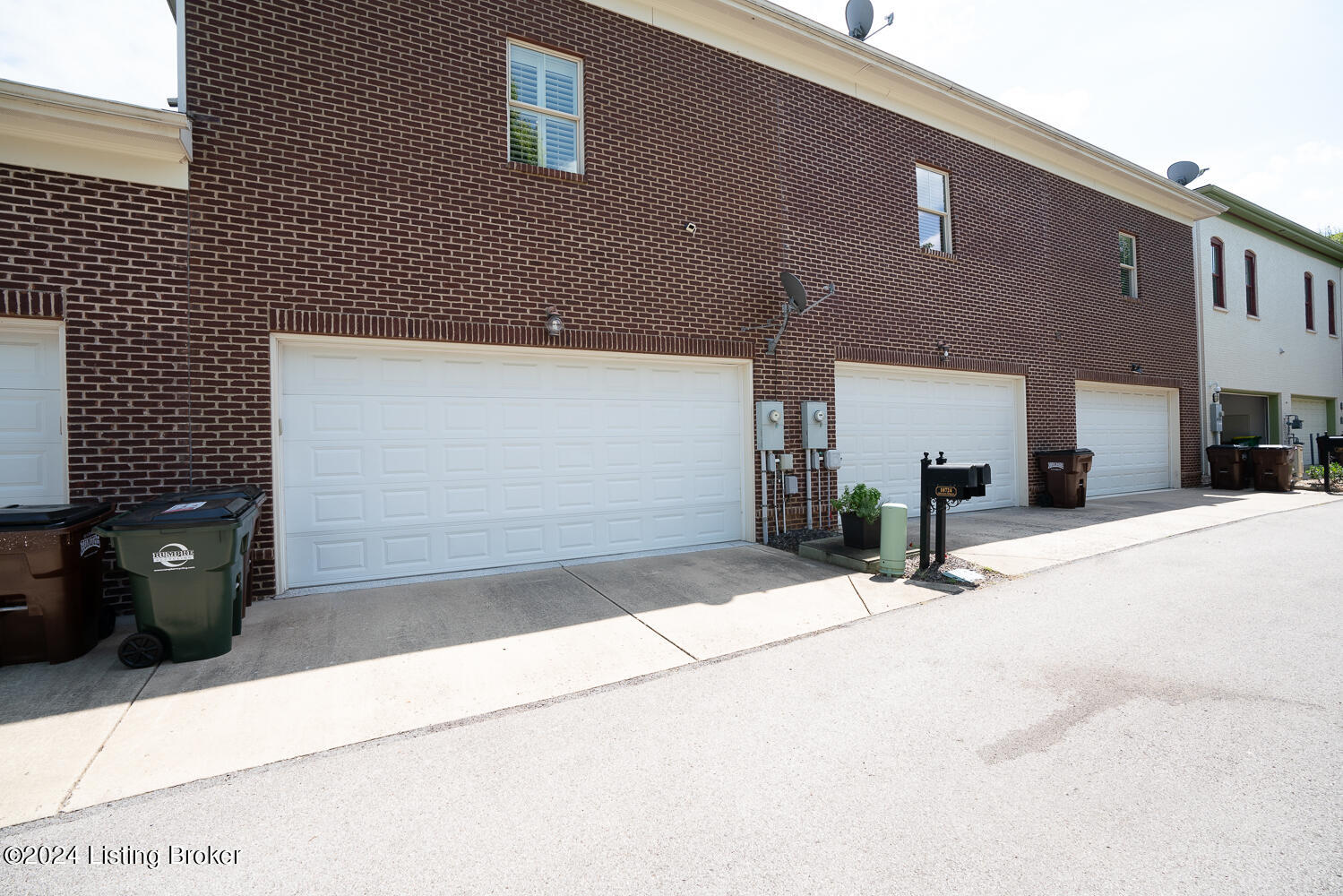 10724 Meeting St