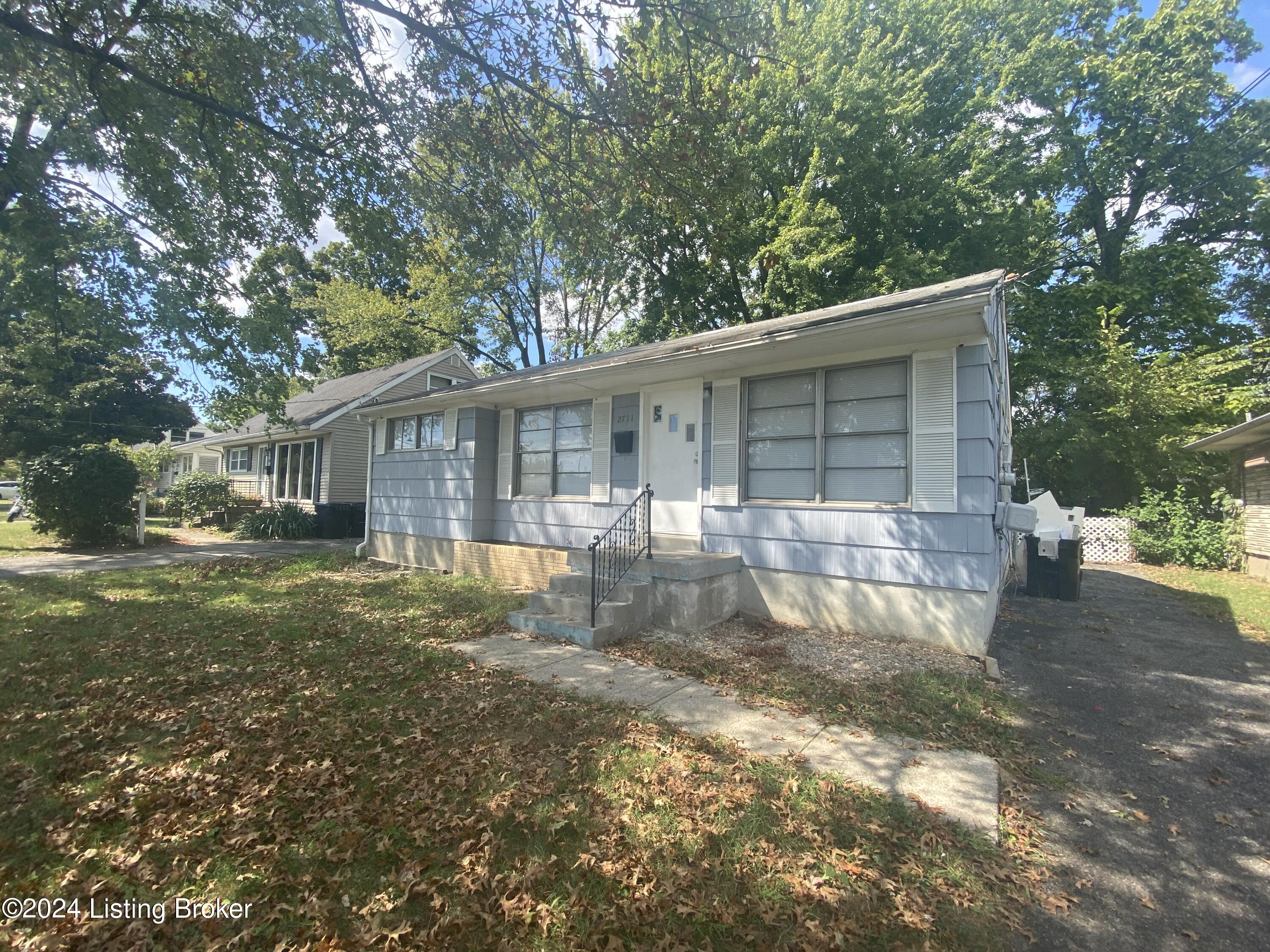 2711 Gardiner Ln