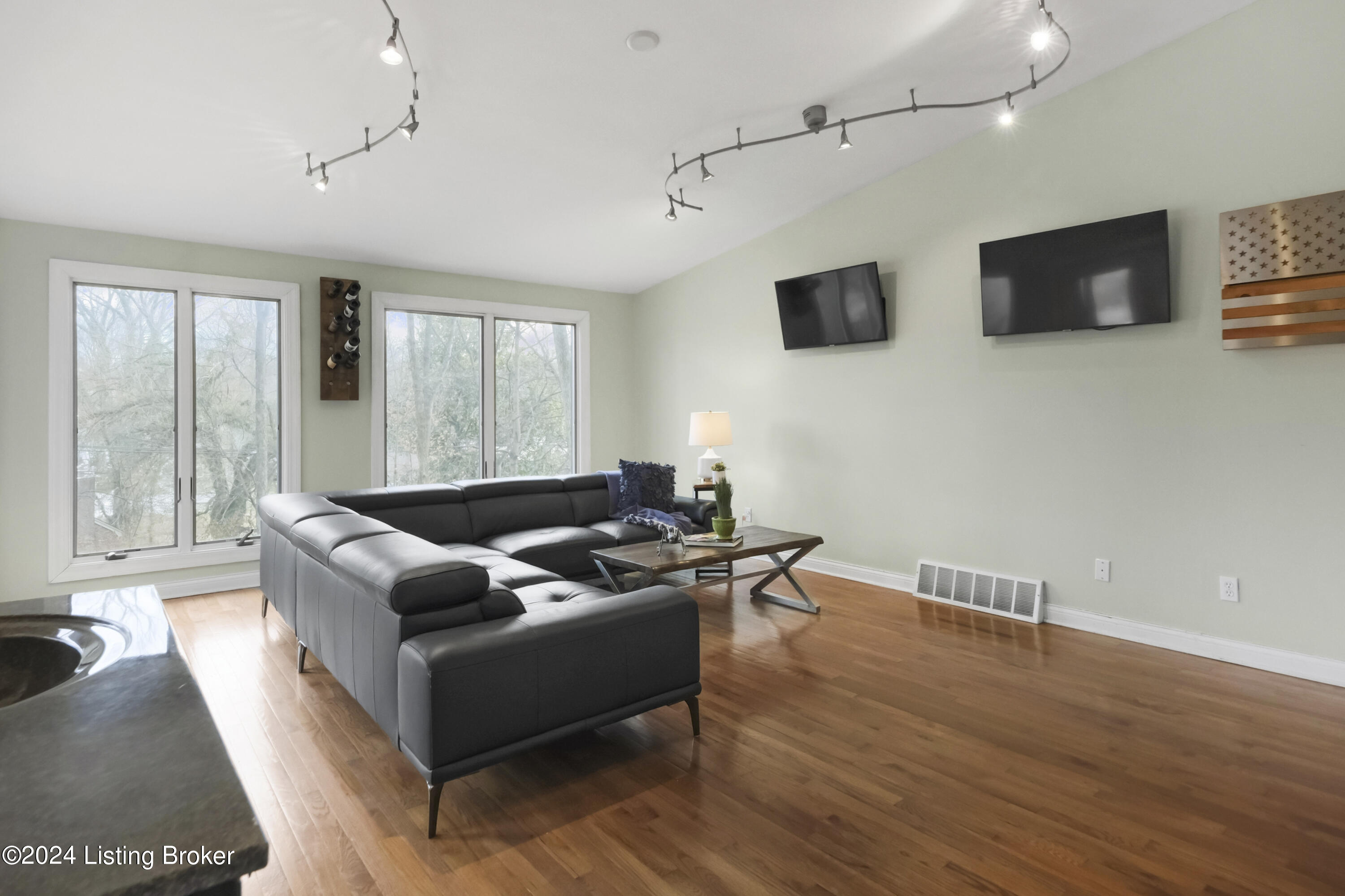 1412 Goddard Ave