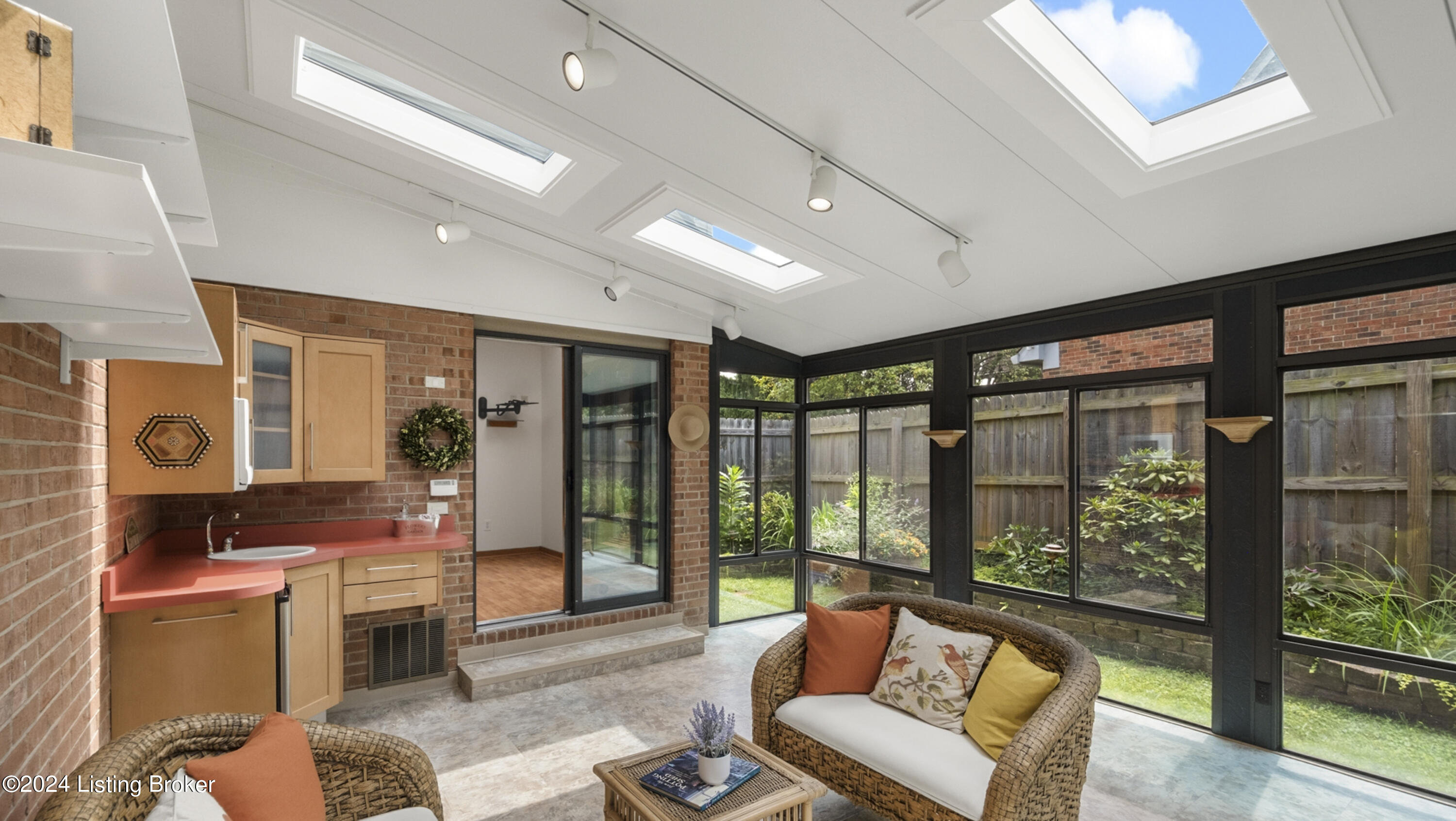 2608 Ballantrae Cir