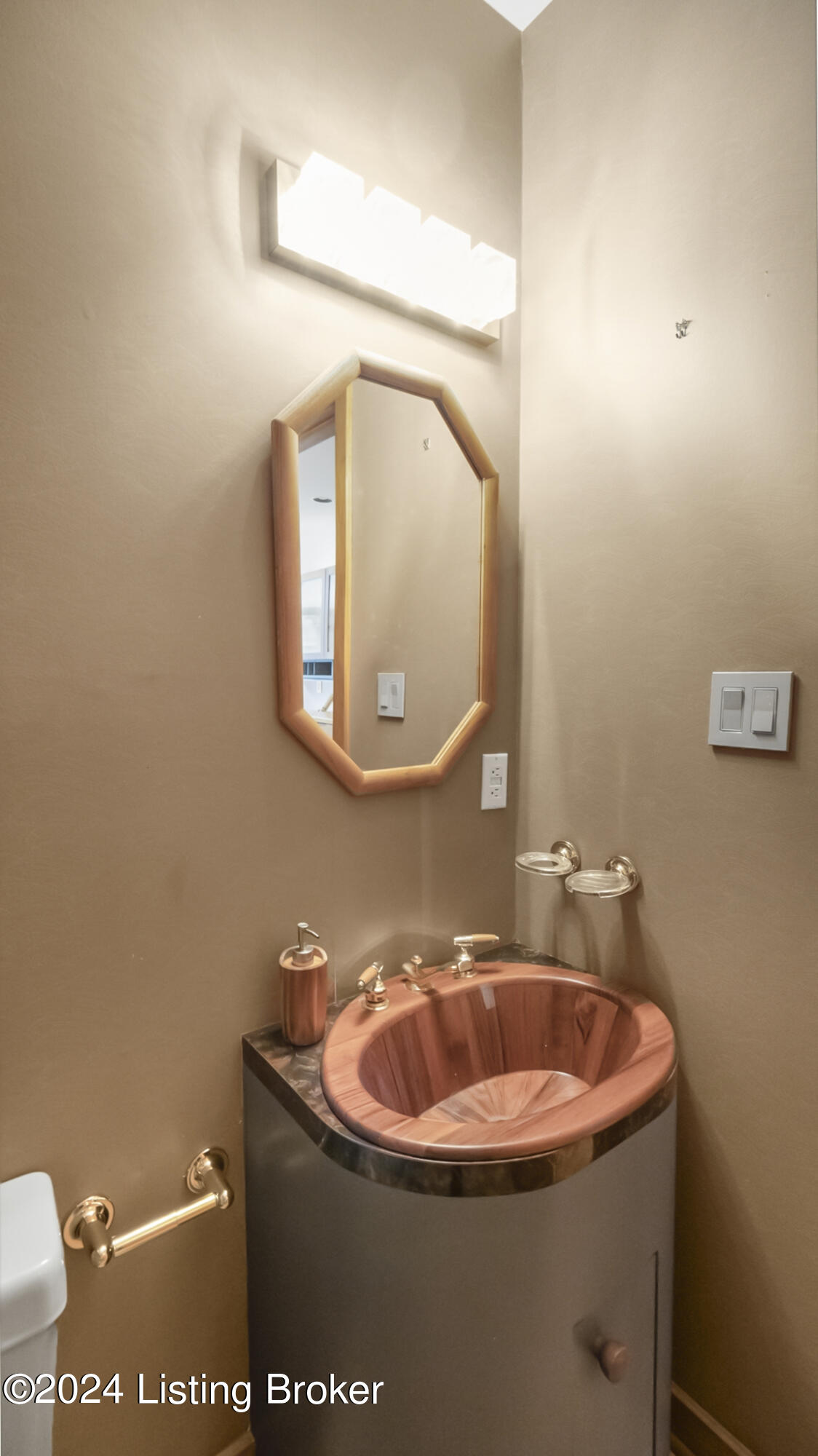 2608 Ballantrae Cir