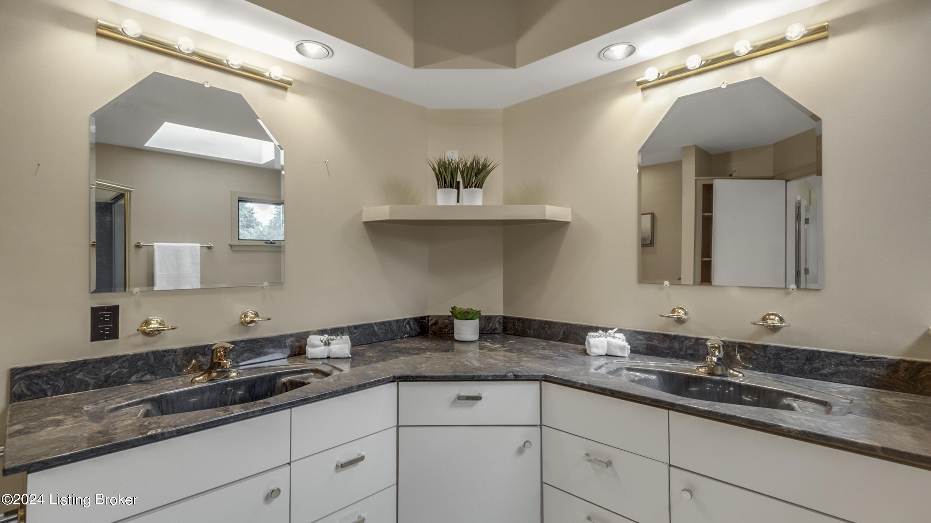 2608 Ballantrae Cir