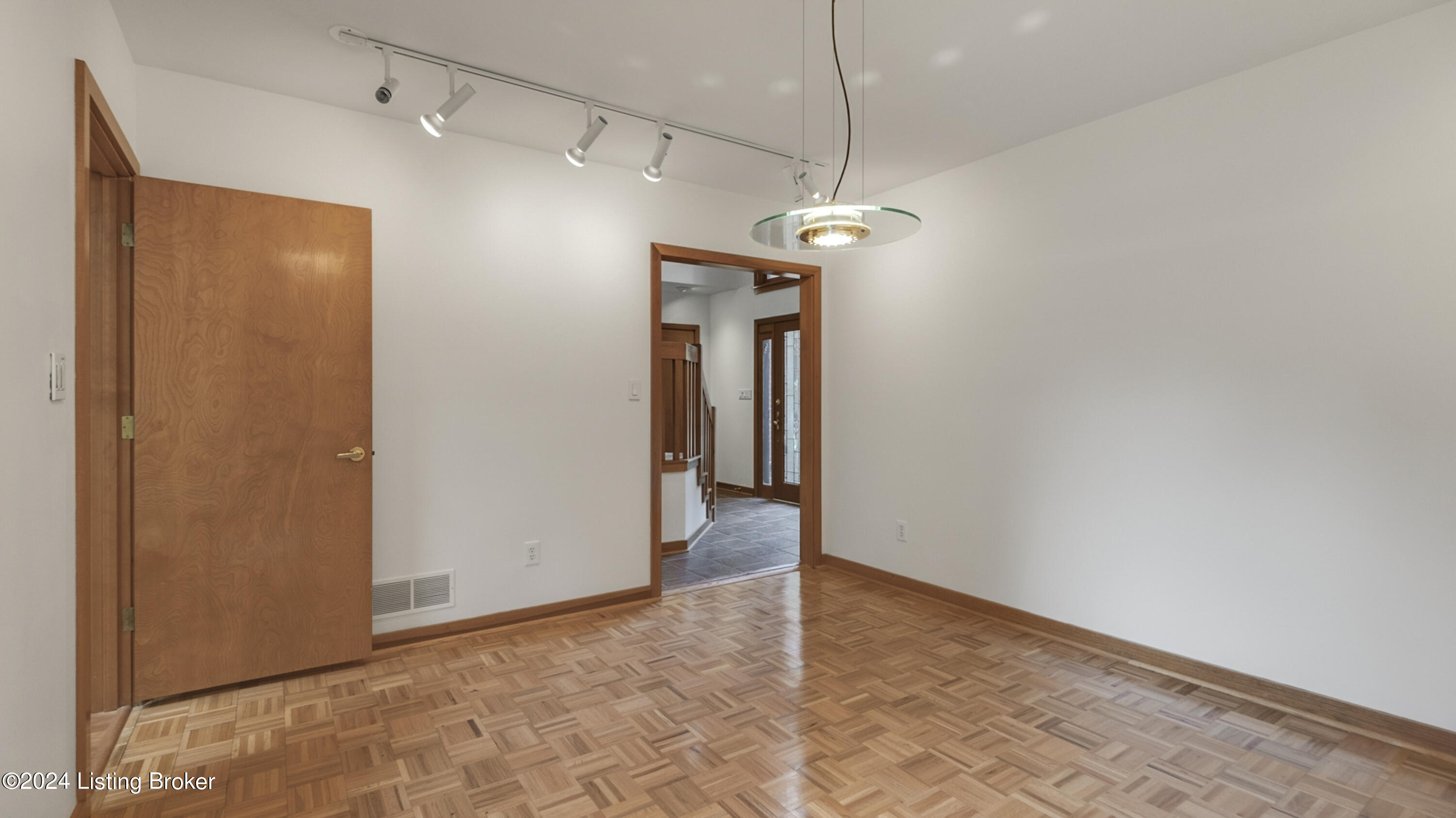 2608 Ballantrae Cir