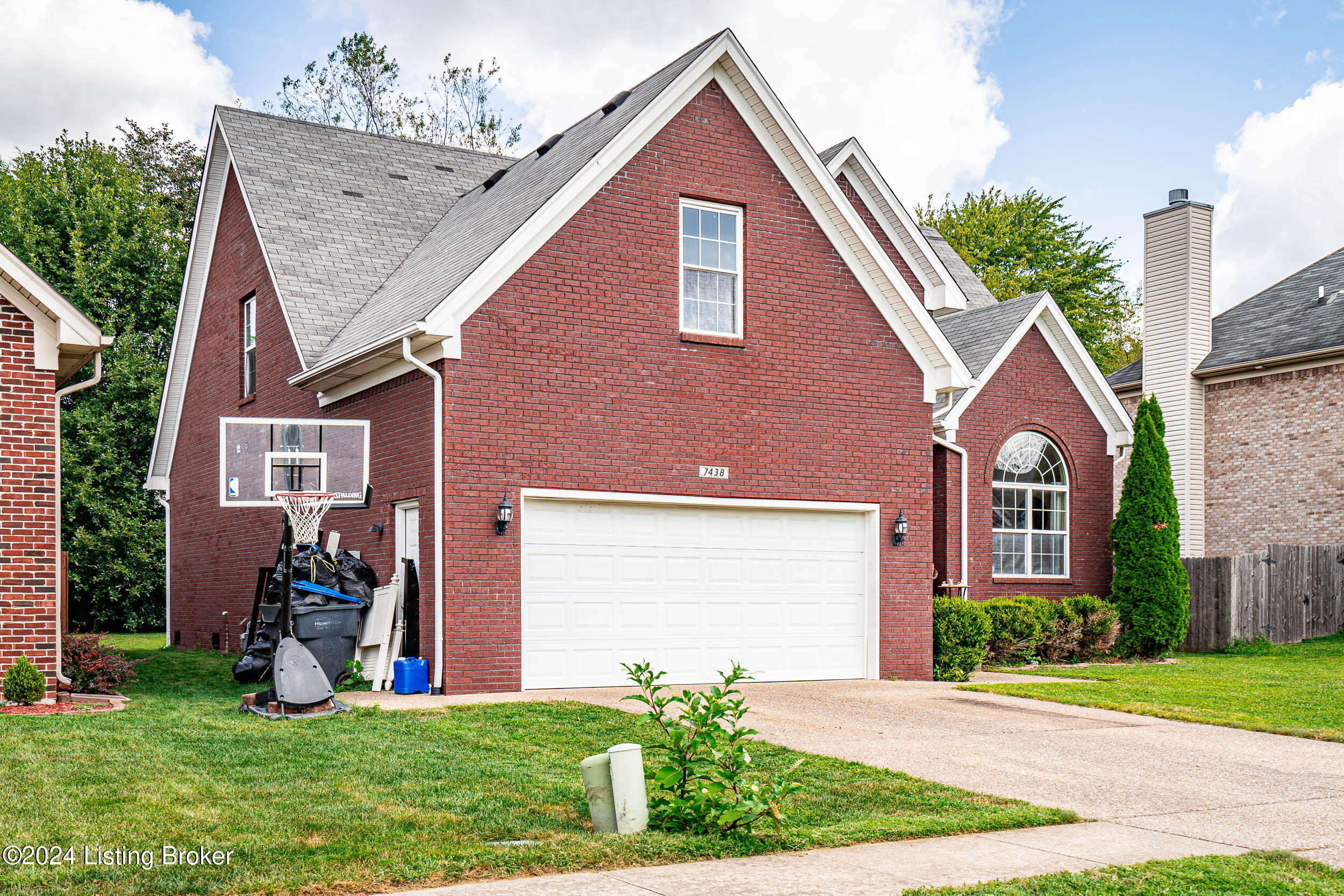 7438 Apple Mill Dr