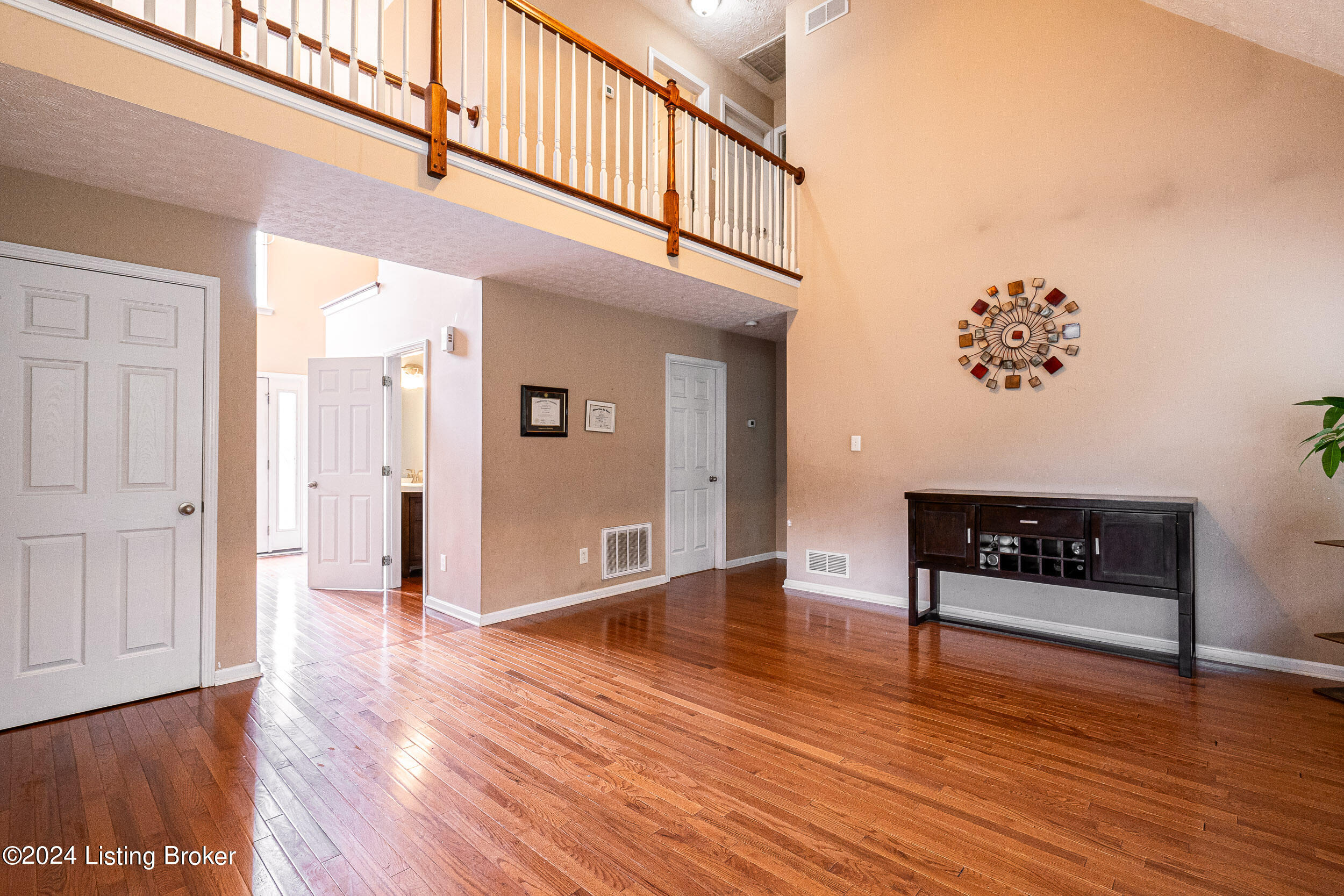 7438 Apple Mill Dr