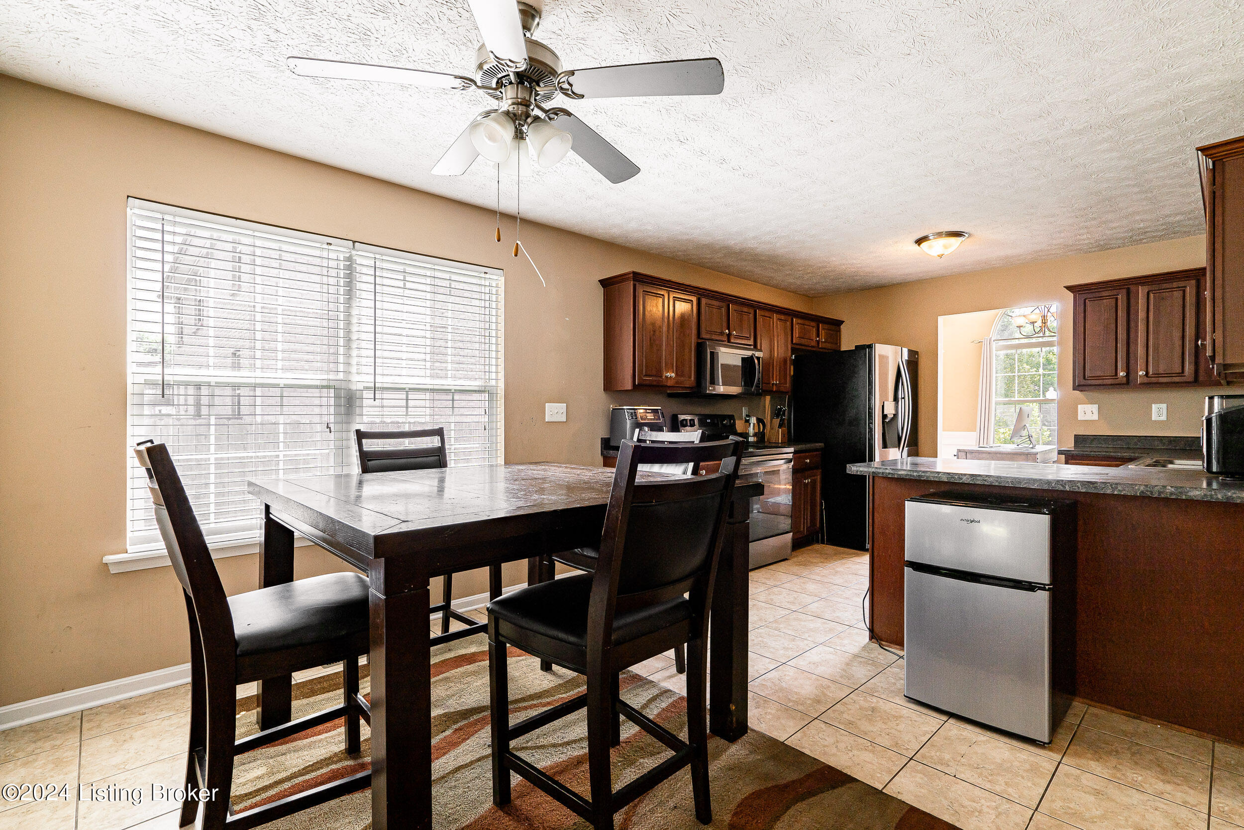 7438 Apple Mill Dr