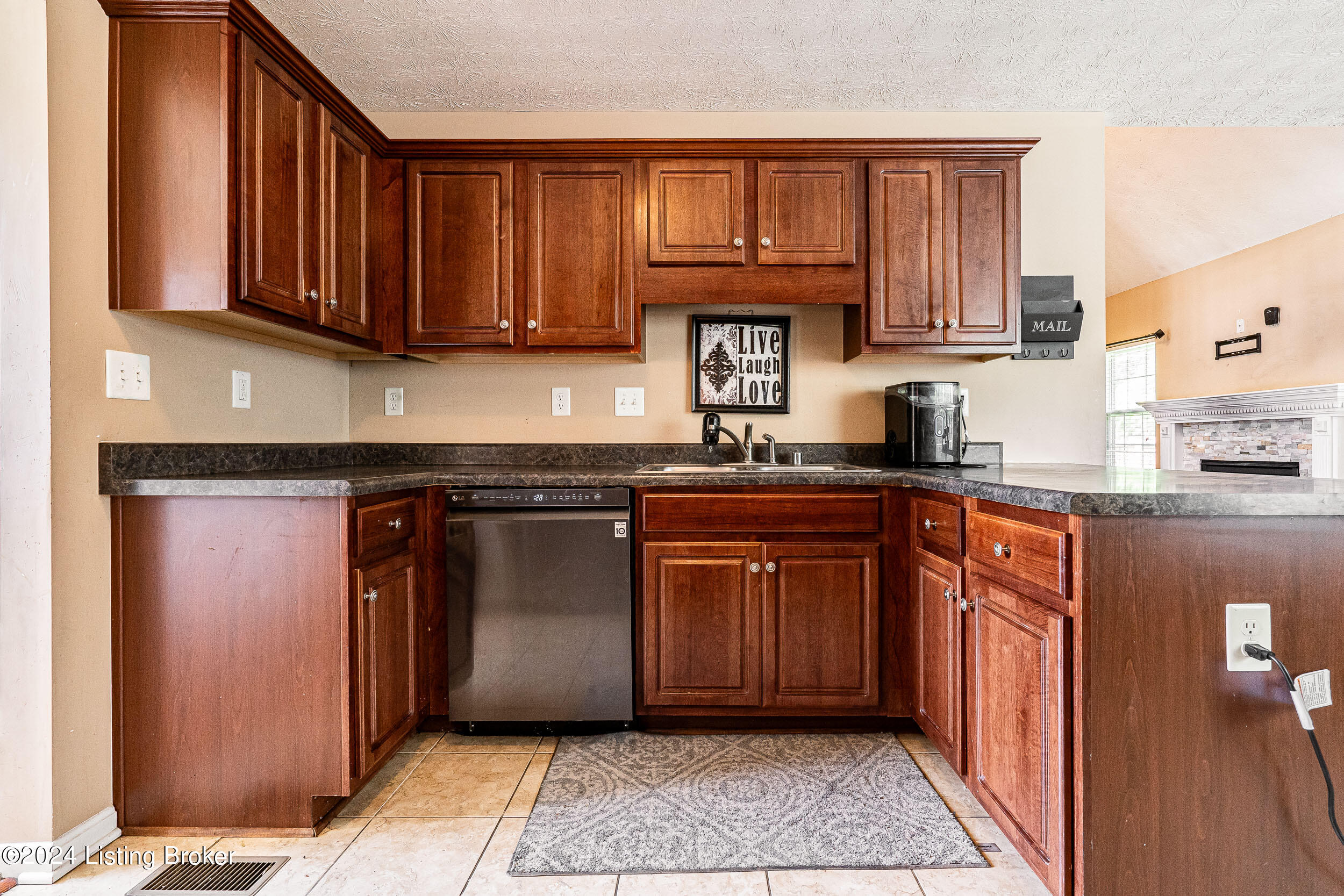 7438 Apple Mill Dr