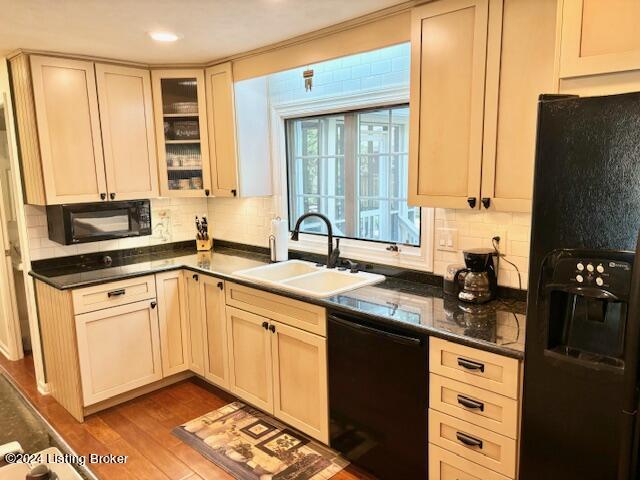10400 Foxboro Dr