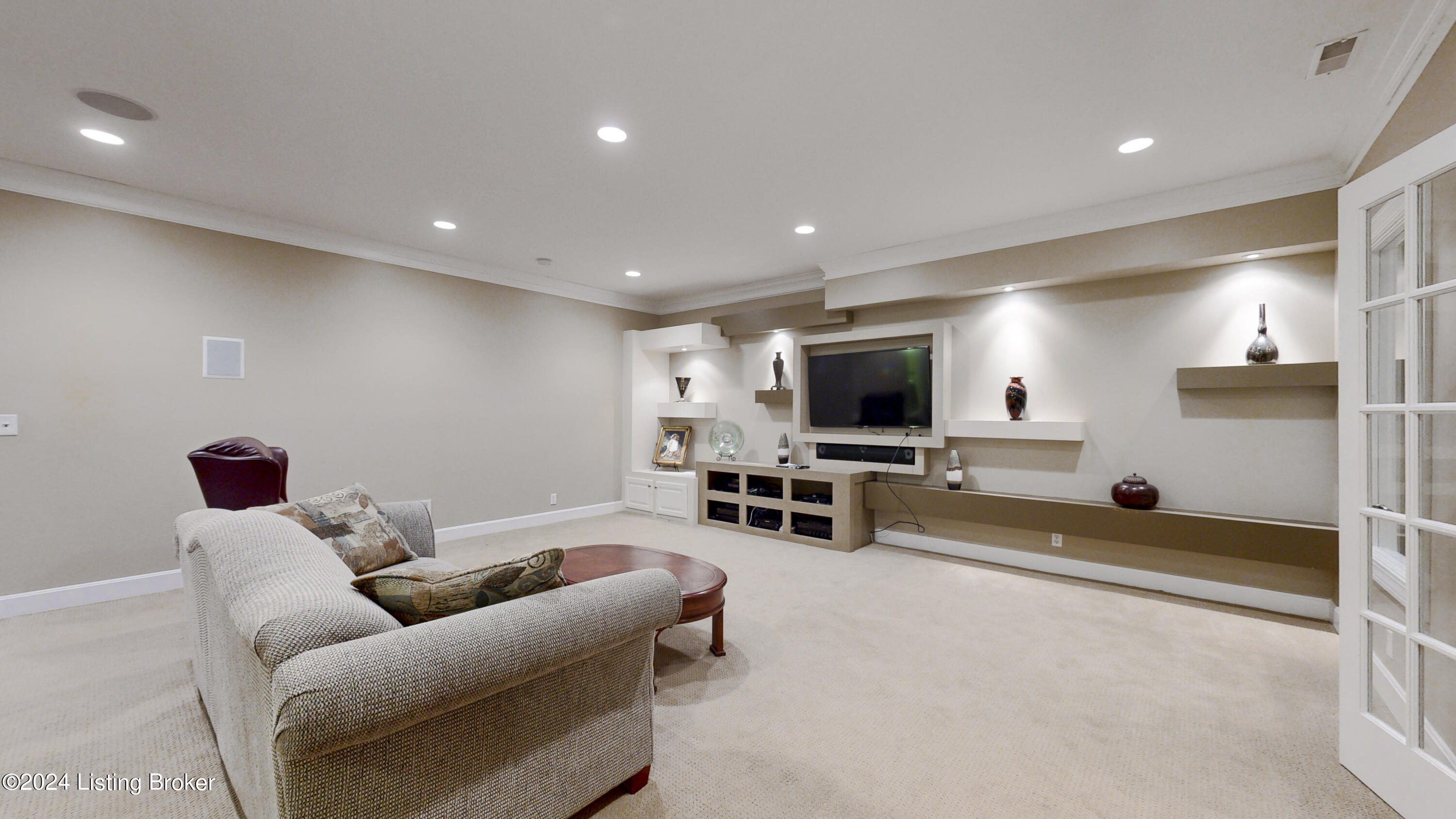 10304 Worthington Ln