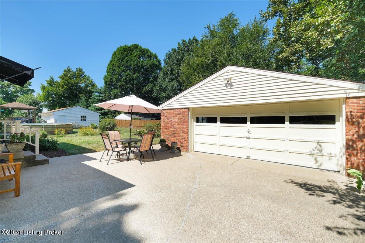 4245 Darbrook Rd
