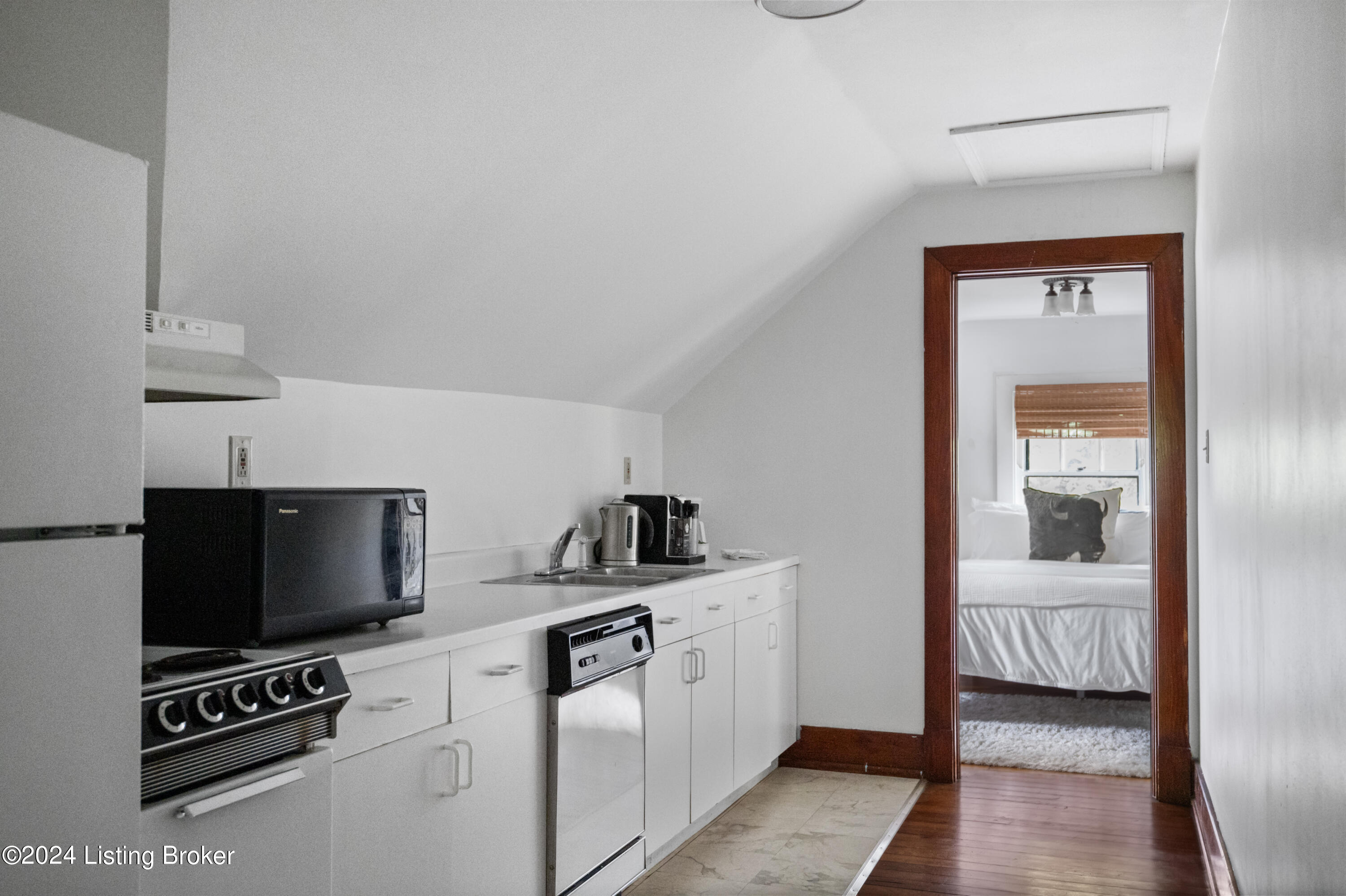 1432 Cherokee Rd