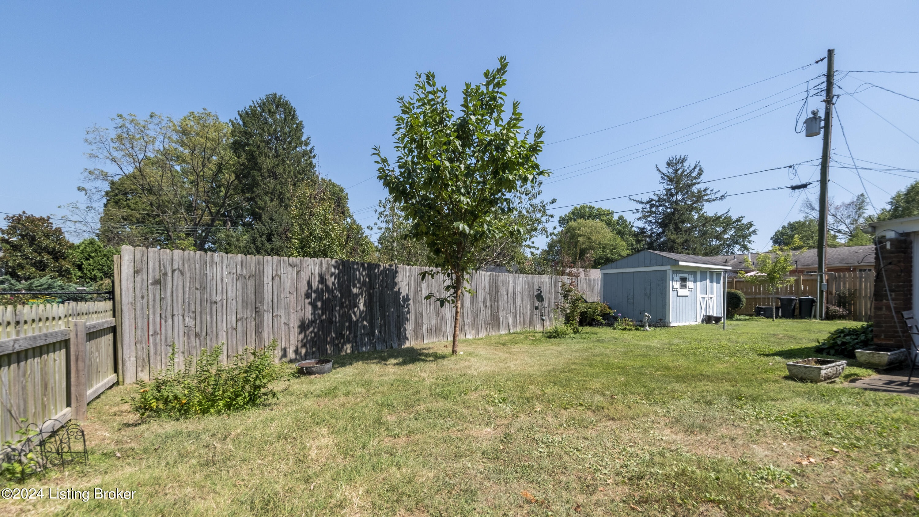 1607 Lynn Way