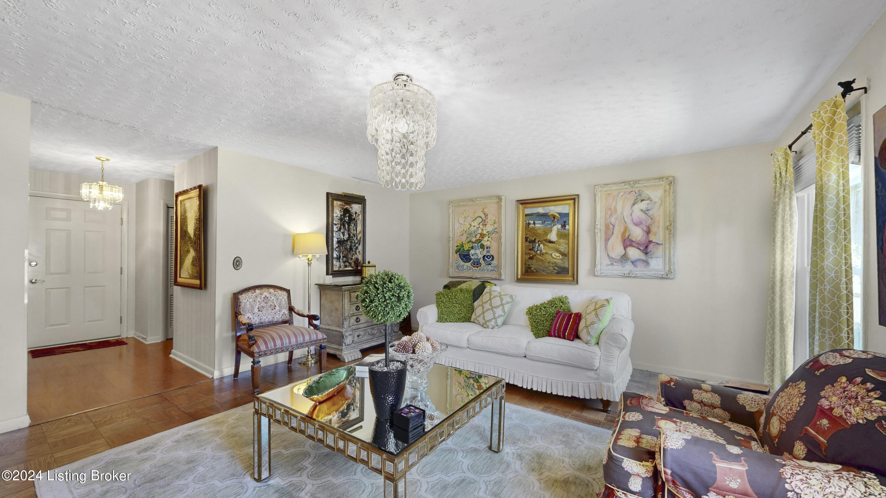 1607 Lynn Way