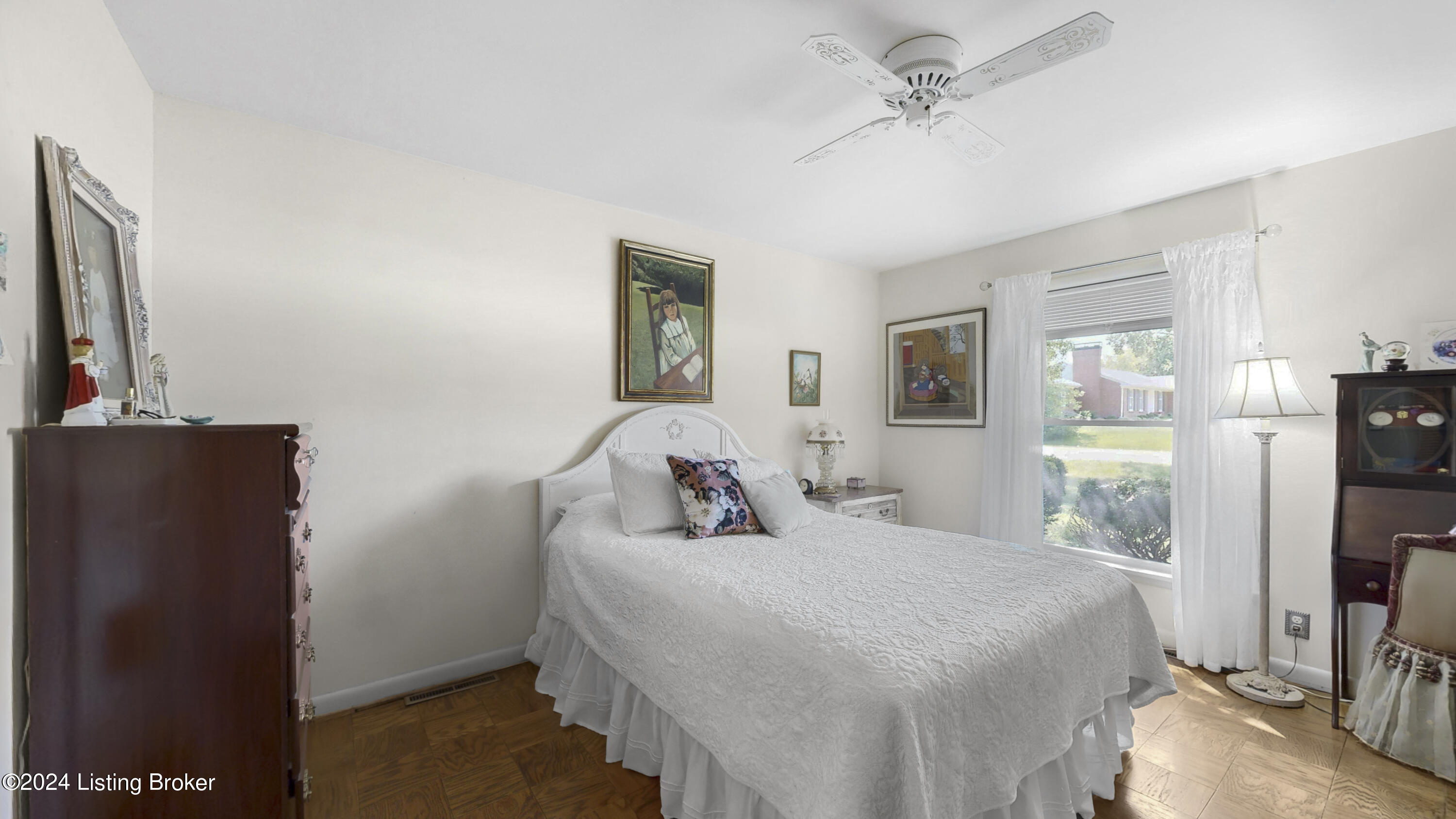 1607 Lynn Way
