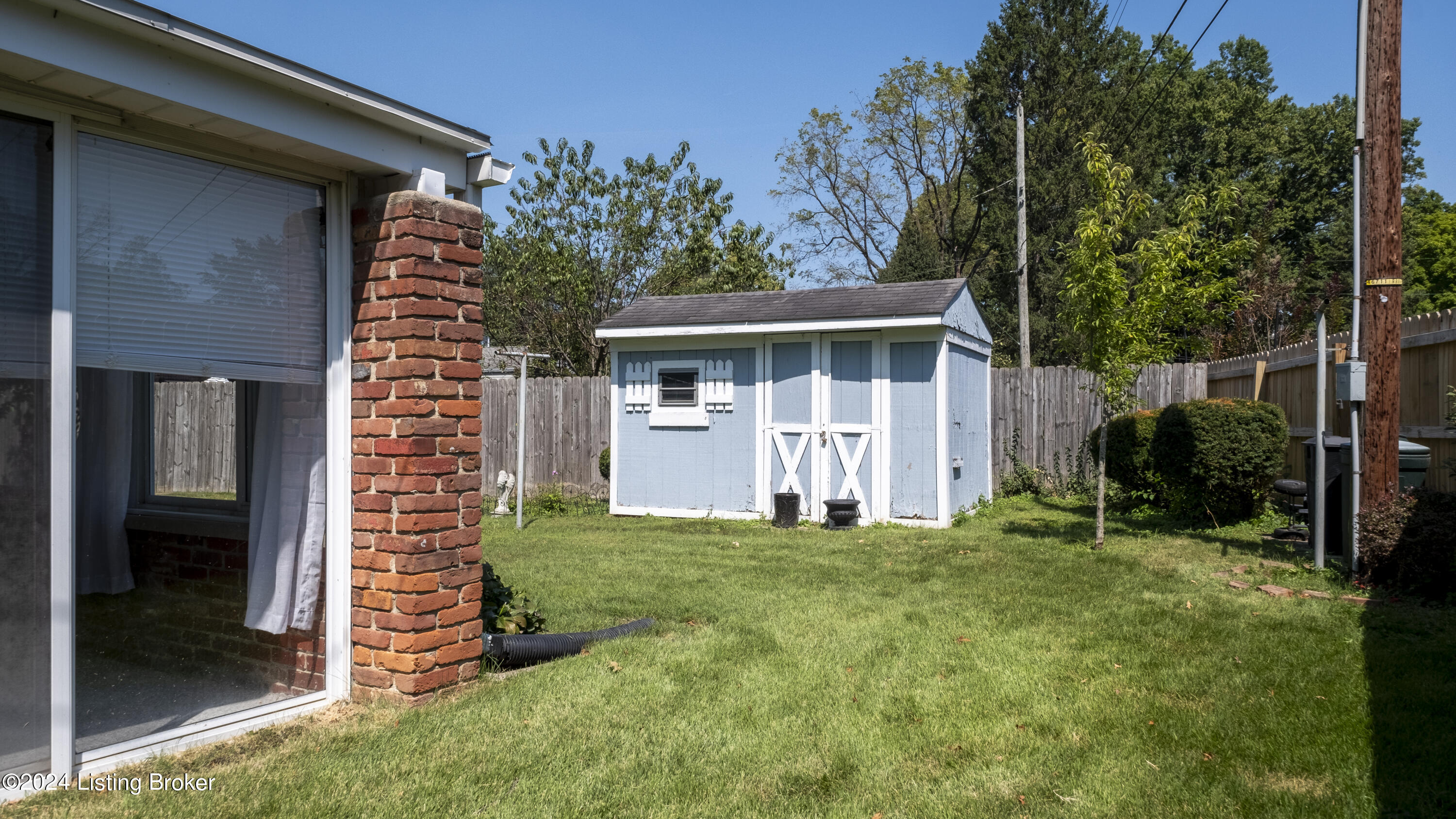 1607 Lynn Way