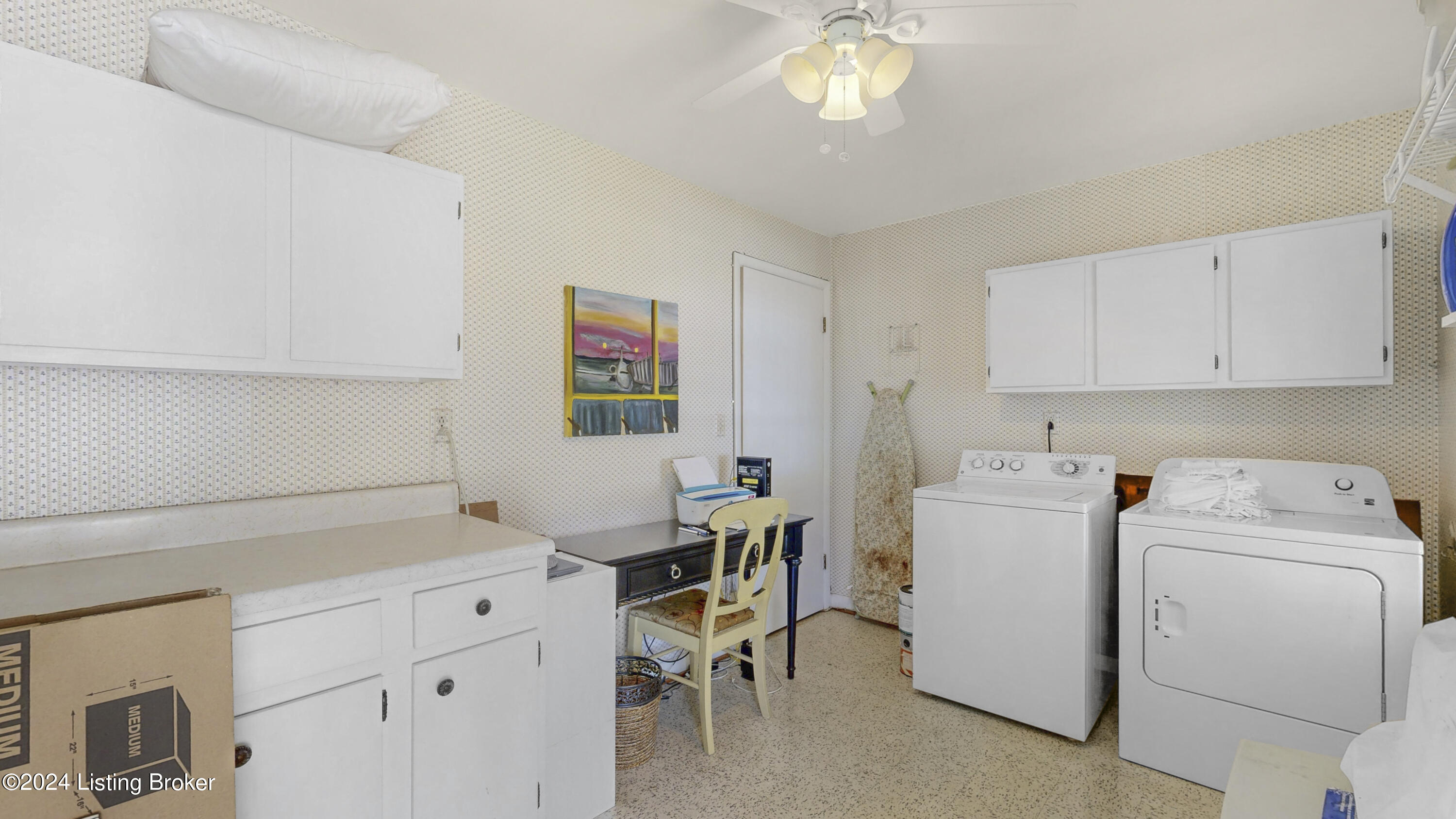1607 Lynn Way
