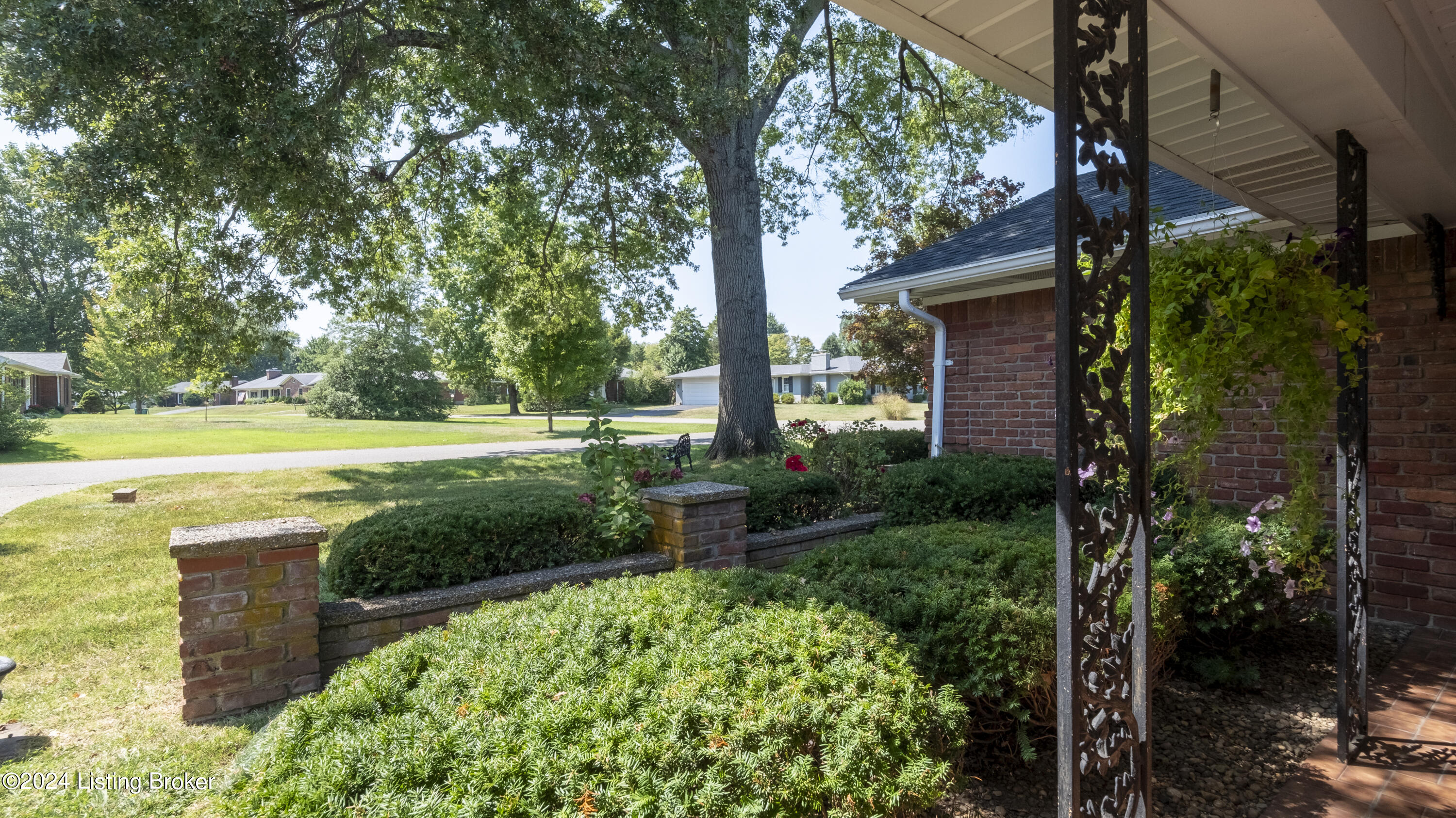 1607 Lynn Way