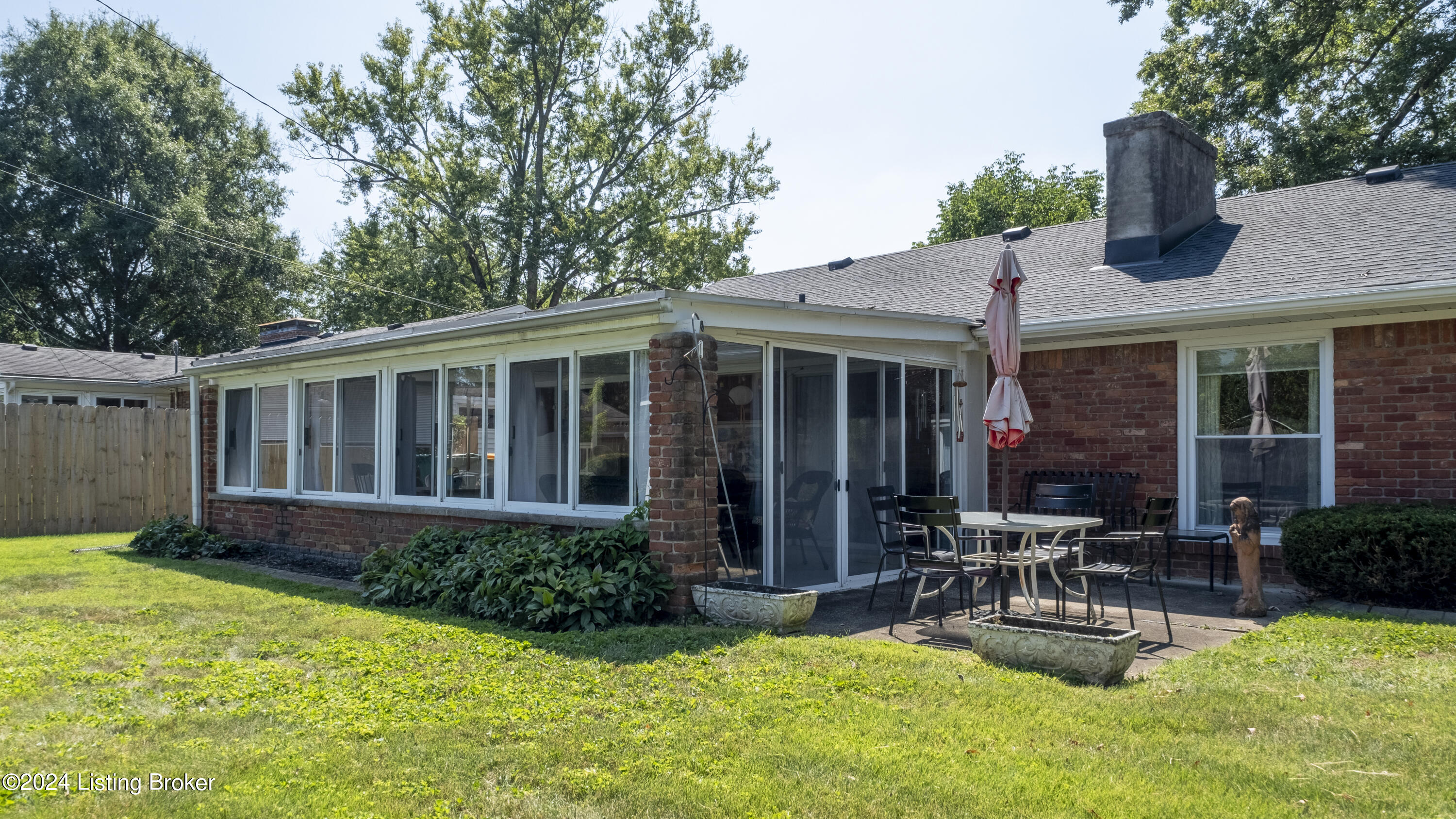1607 Lynn Way