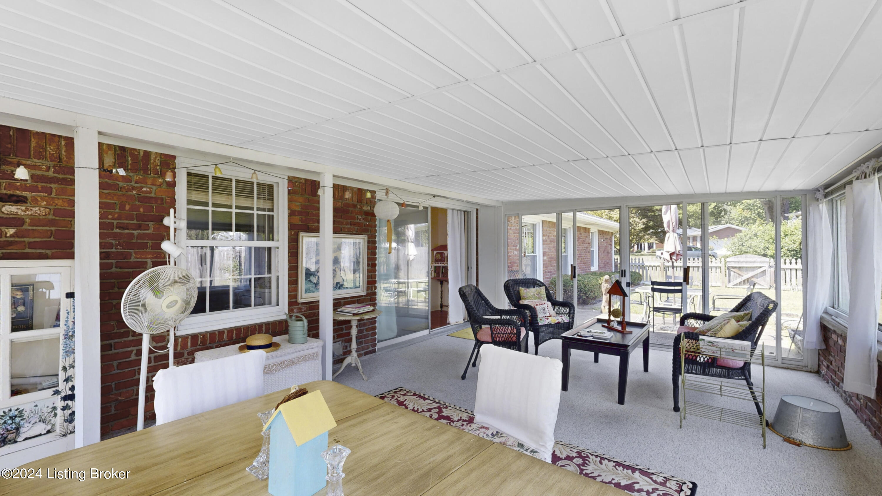 1607 Lynn Way