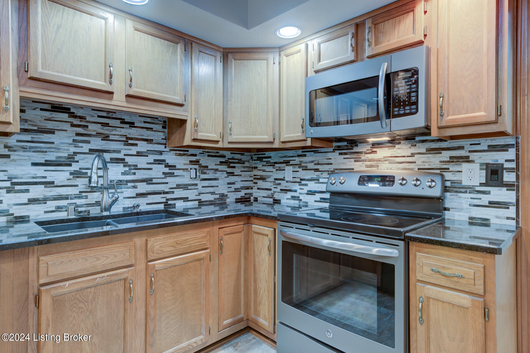10724 Eagle Ridge Pl