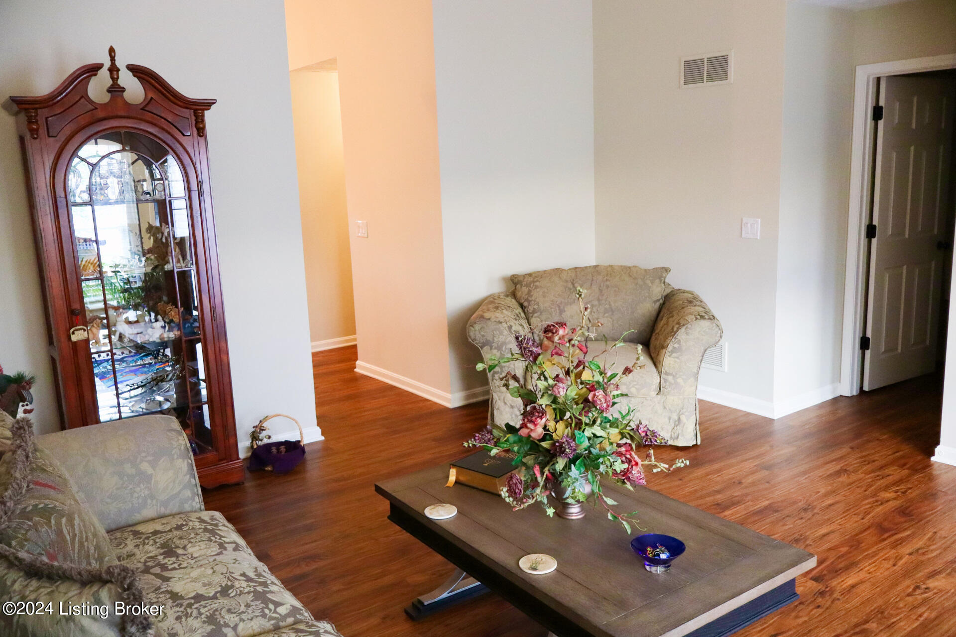 108 Charlton Wynde Dr
