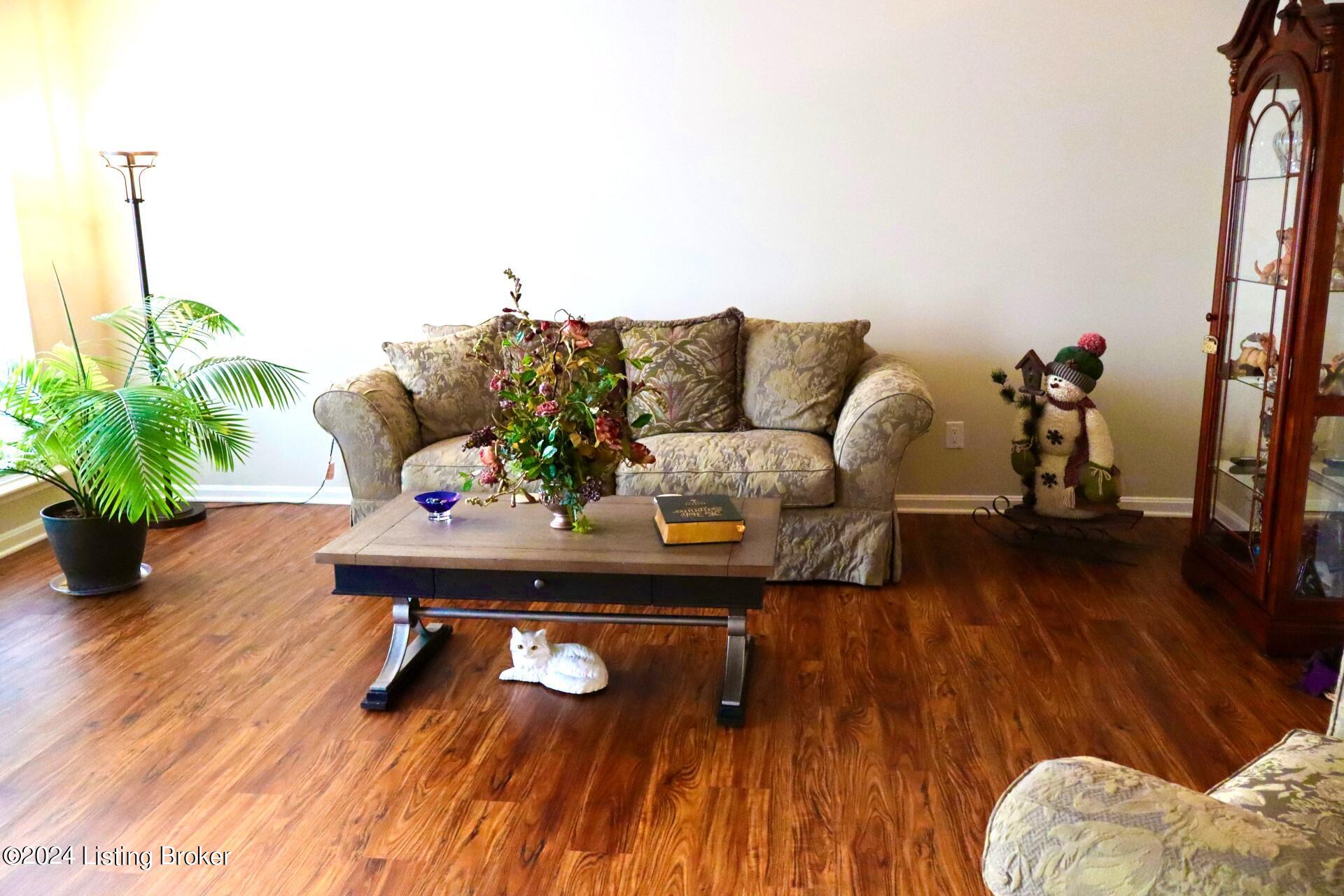108 Charlton Wynde Dr