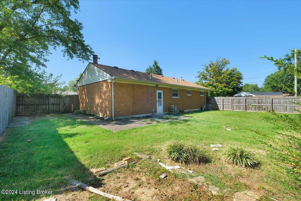 1607 Lou Gene Ave
