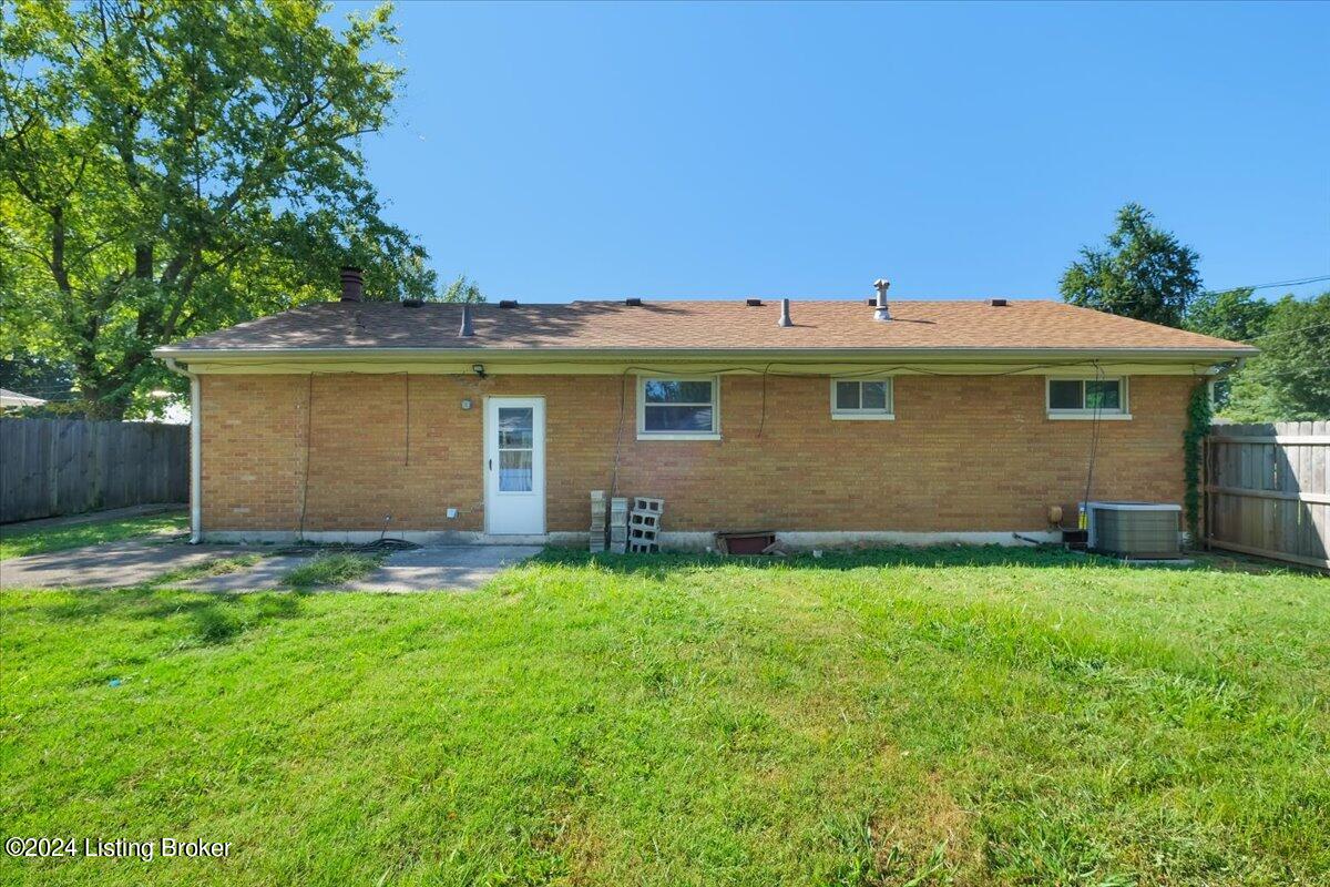 1607 Lou Gene Ave