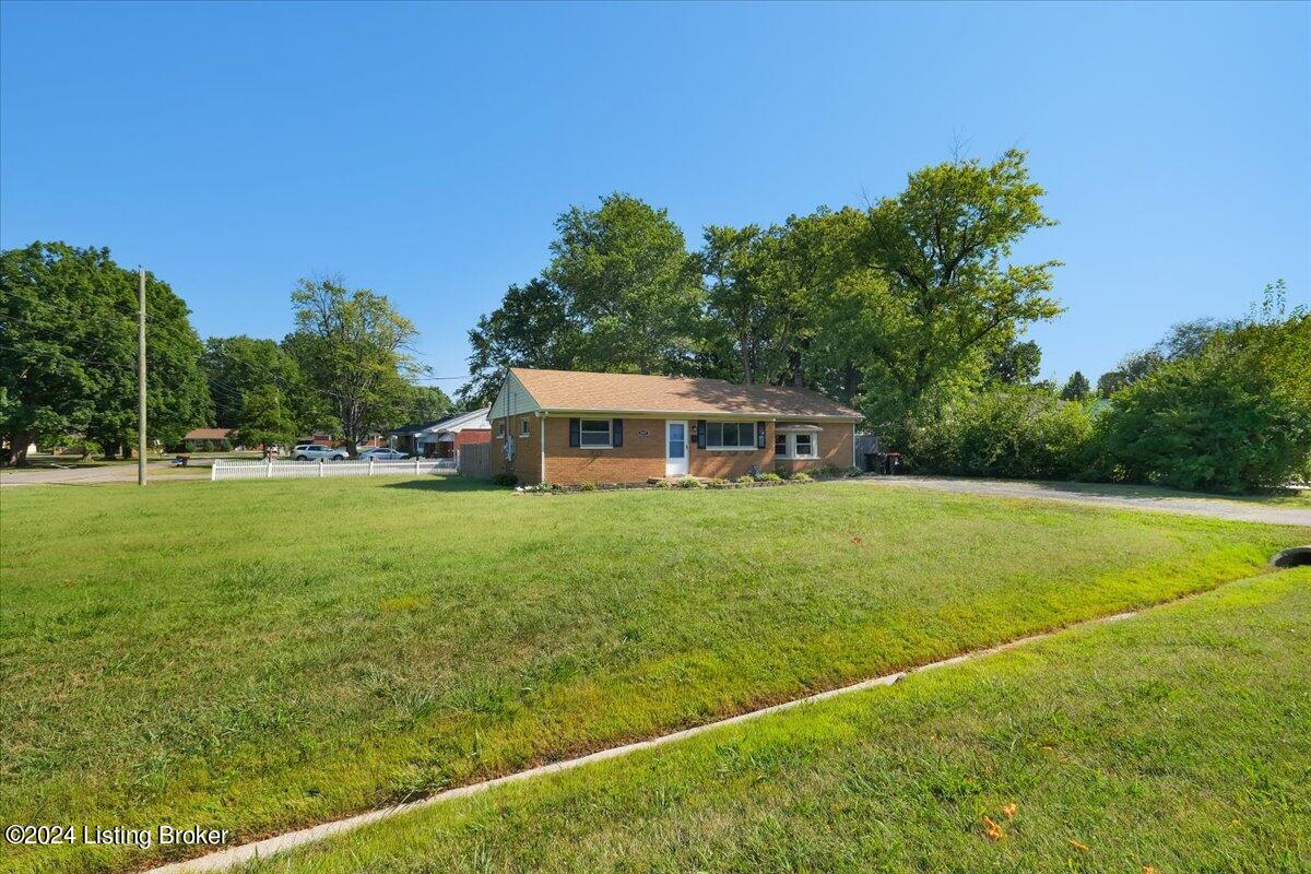 1607 Lou Gene Ave