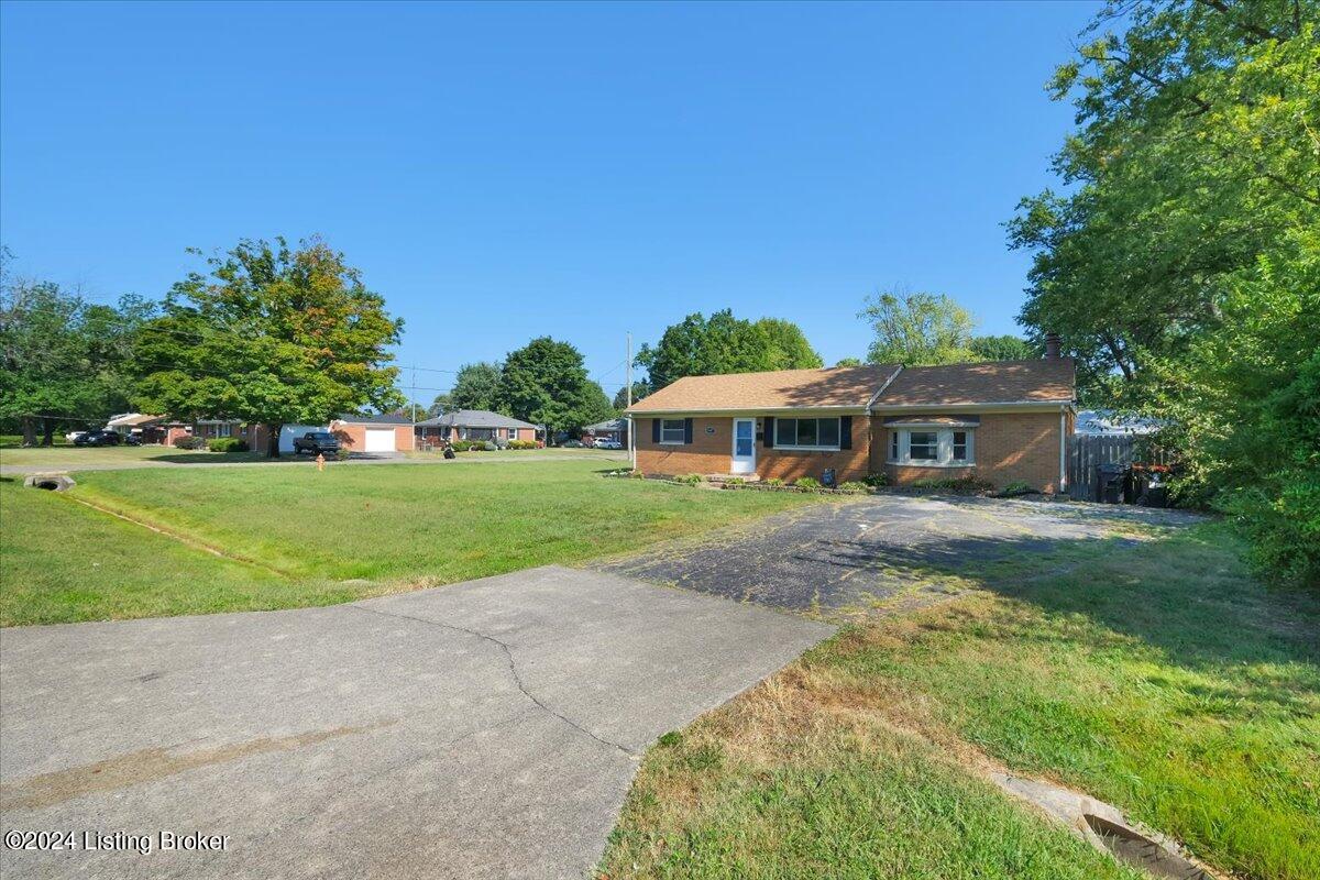 1607 Lou Gene Ave