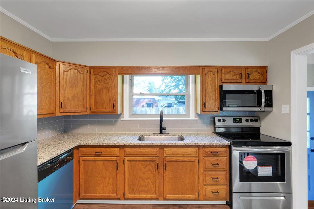 1607 Lou Gene Ave