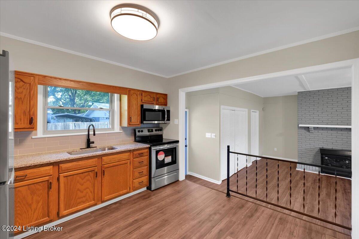 1607 Lou Gene Ave