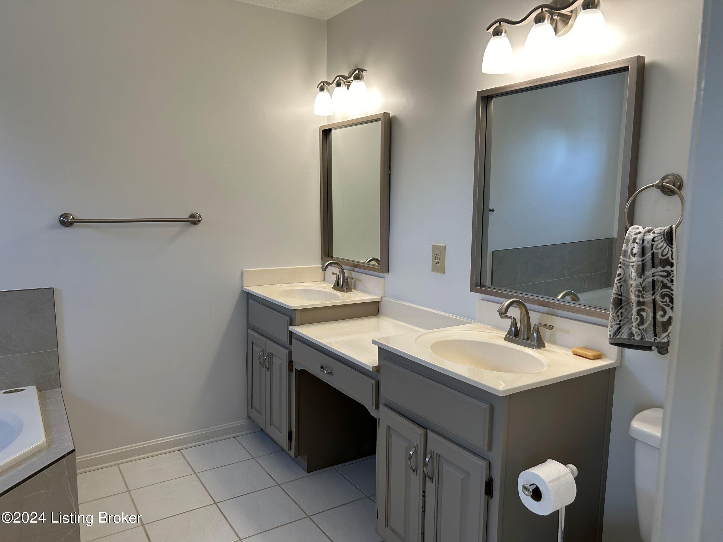 11703 Coventry Hill Rd
