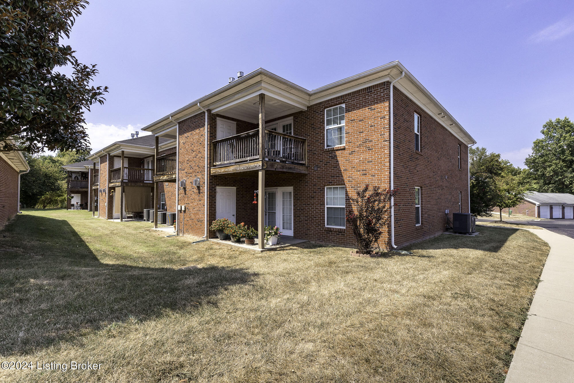 3000 Clevan Way, 202