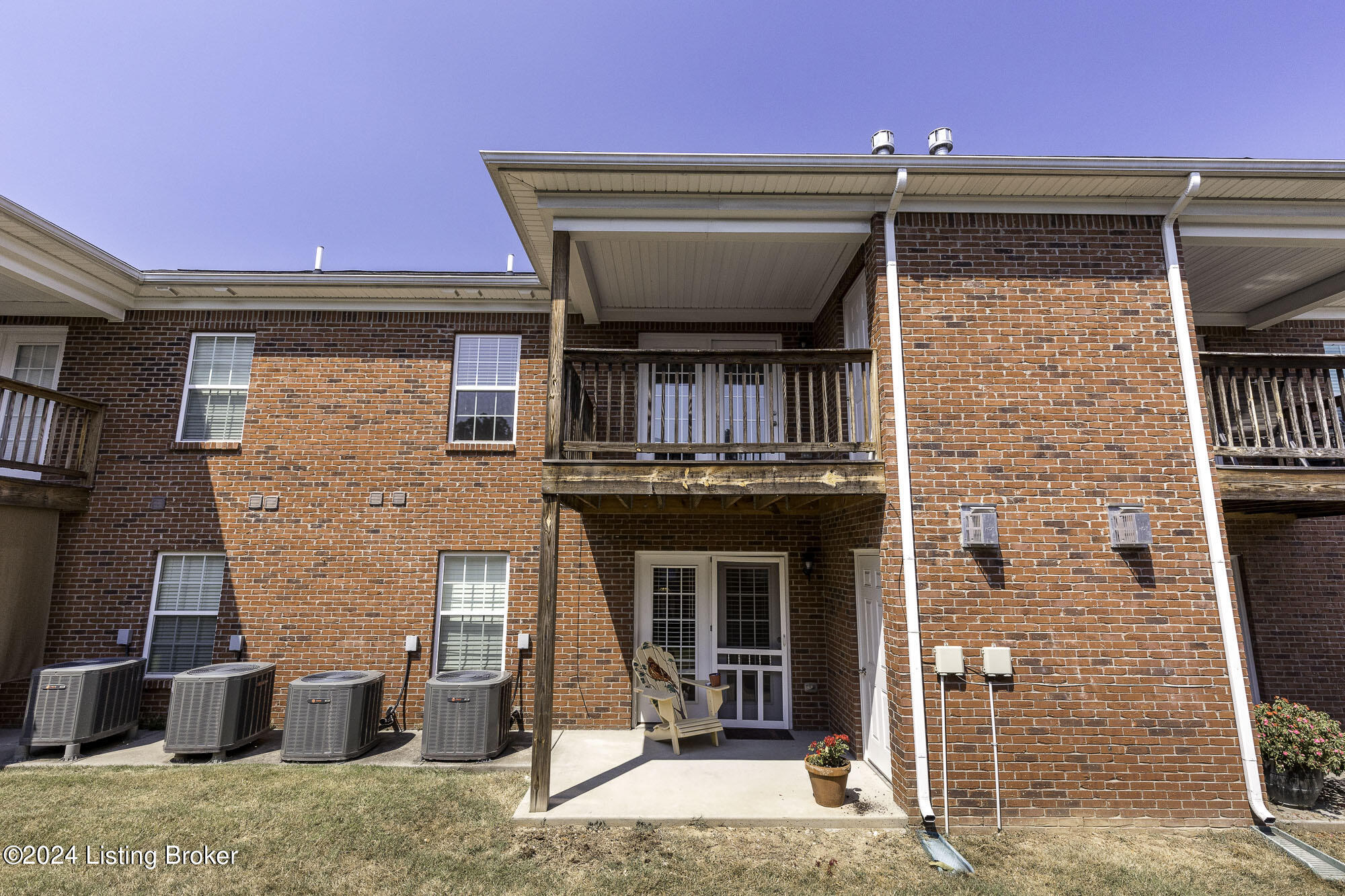 3000 Clevan Way, 202