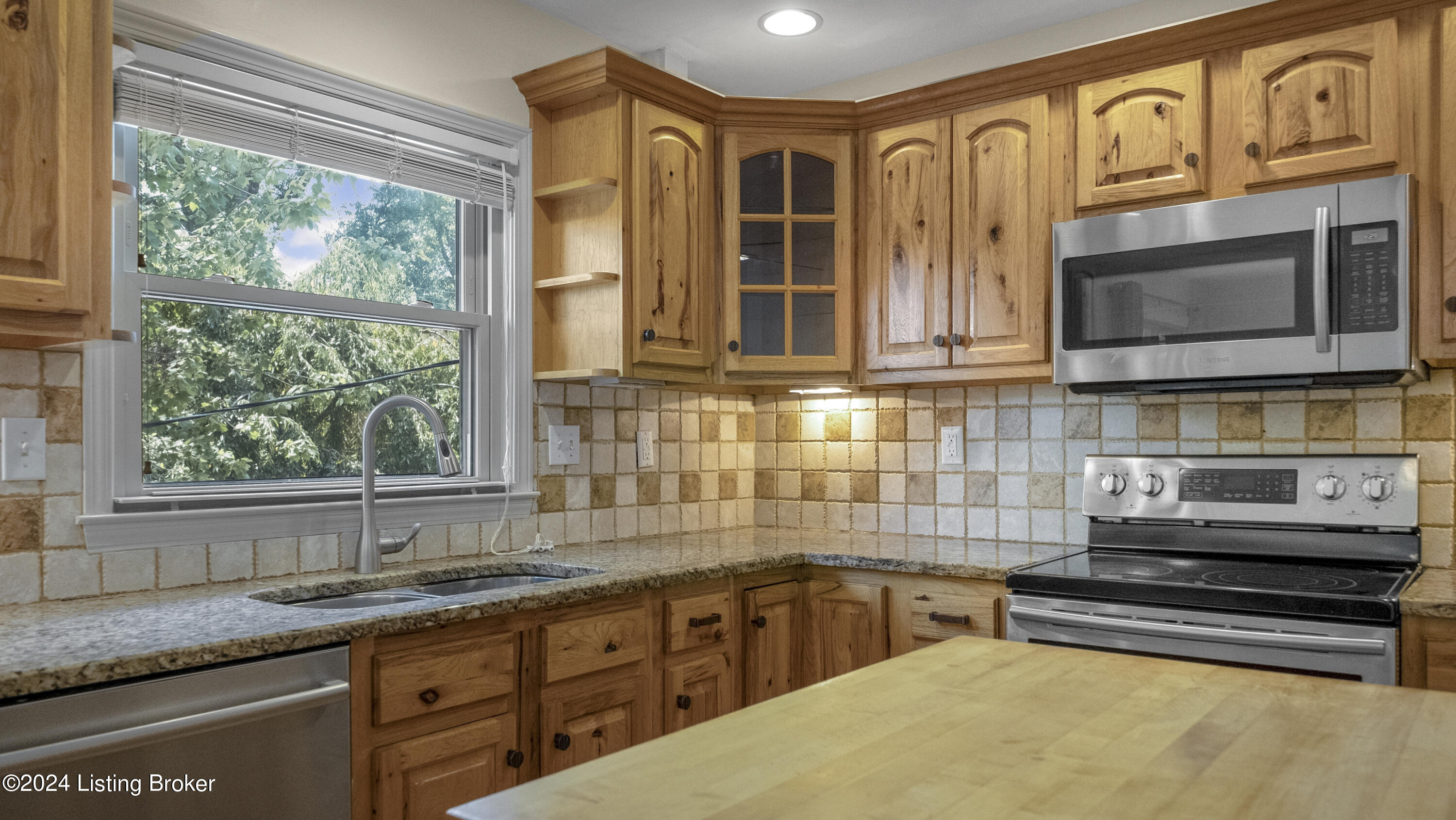 9808 Boxford Ct