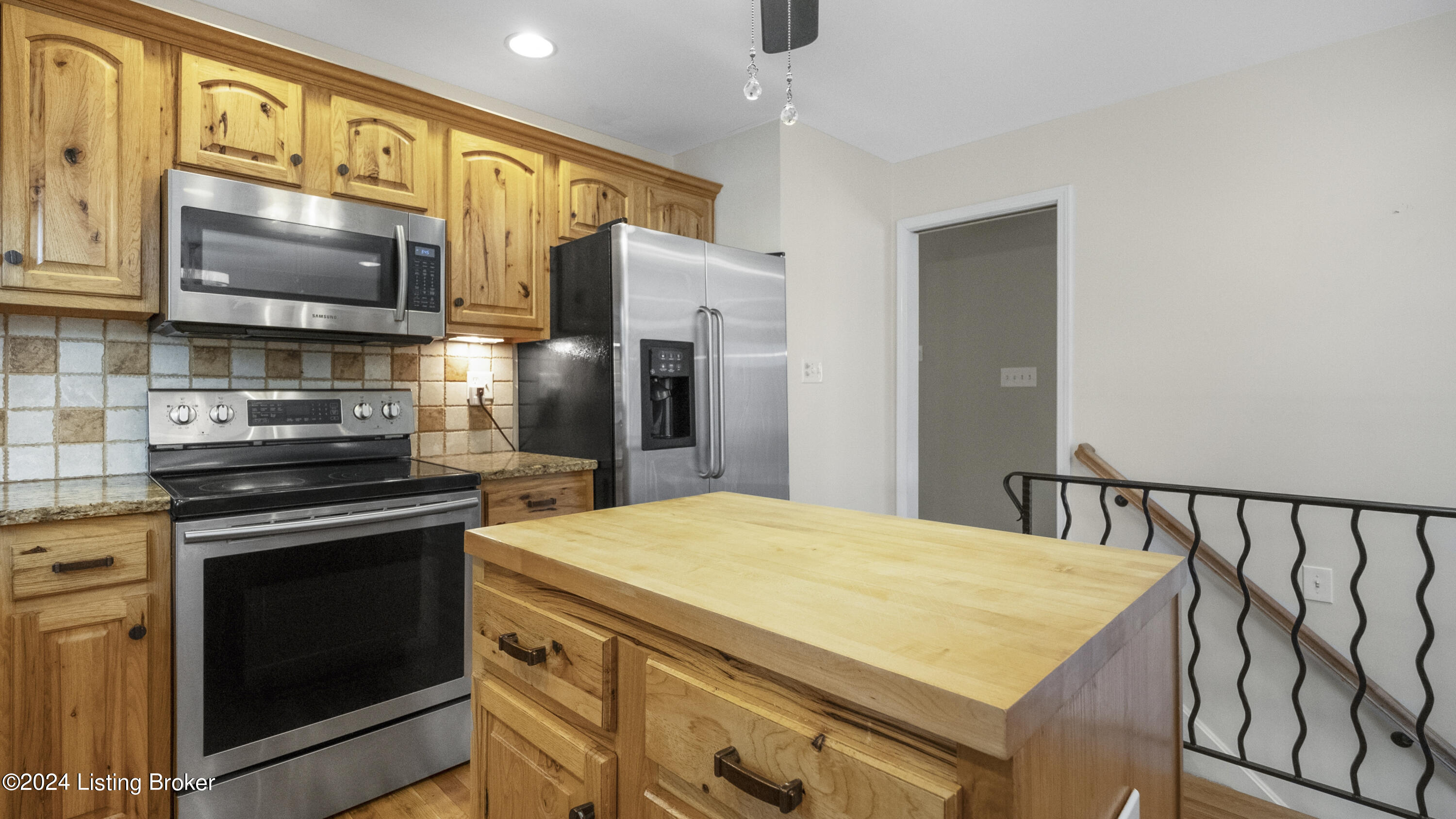9808 Boxford Ct