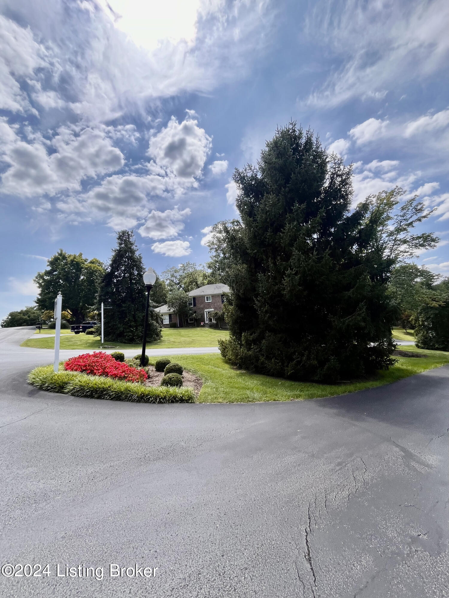 4612 Deepwood Ct