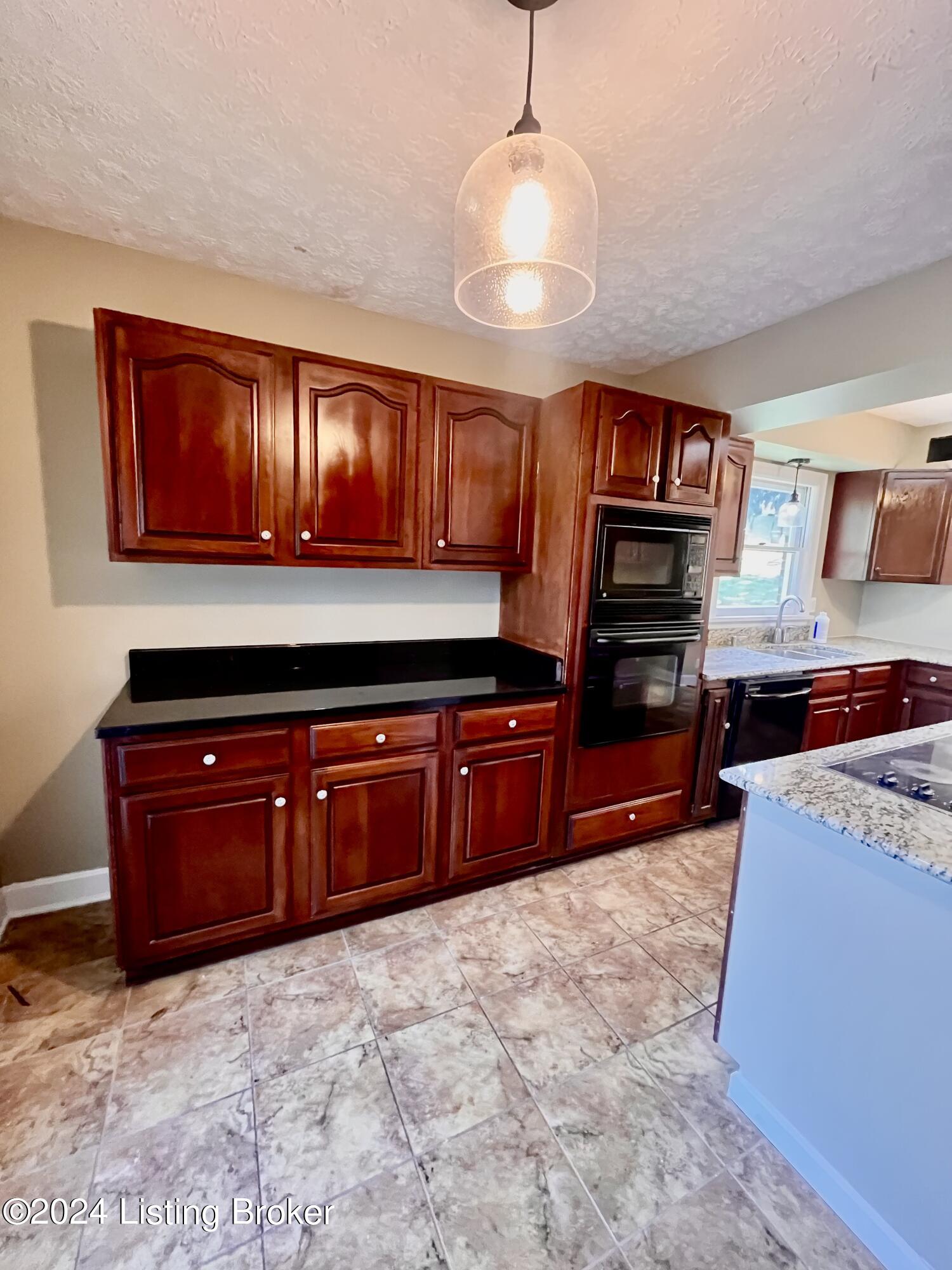 4612 Deepwood Ct