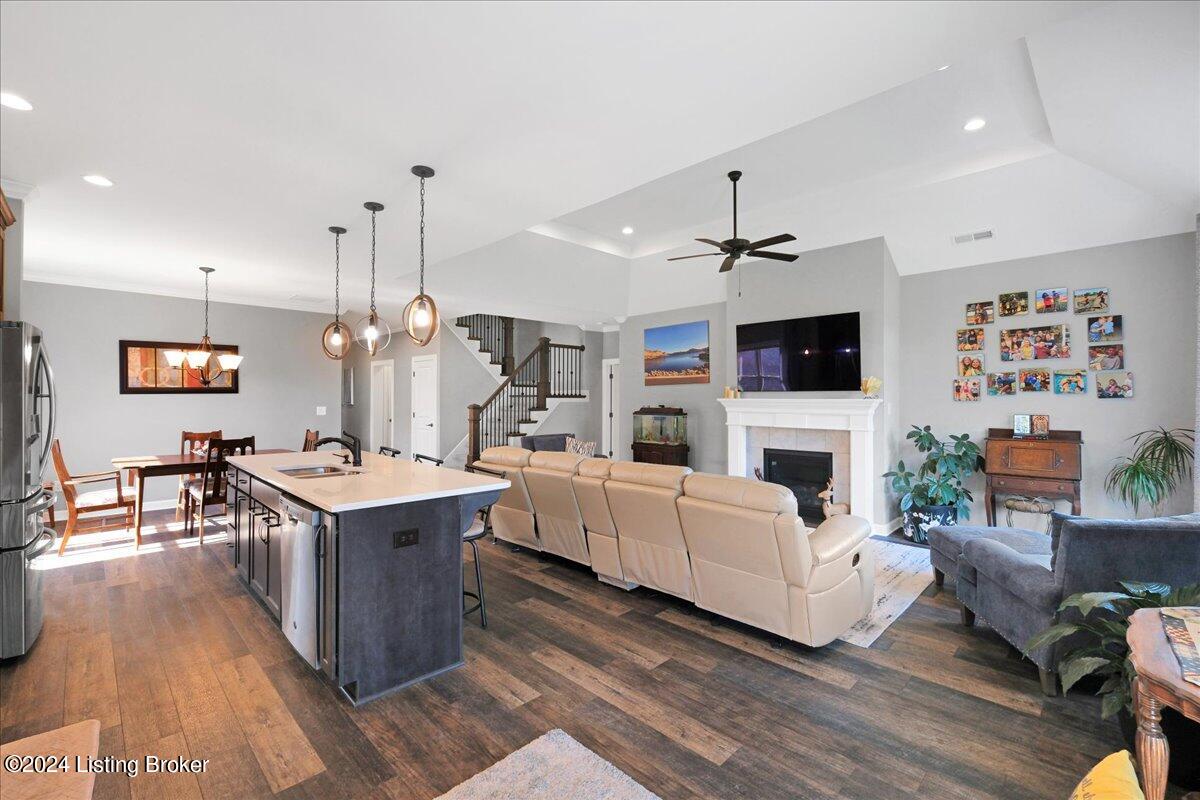 1308 Helm Place Ln