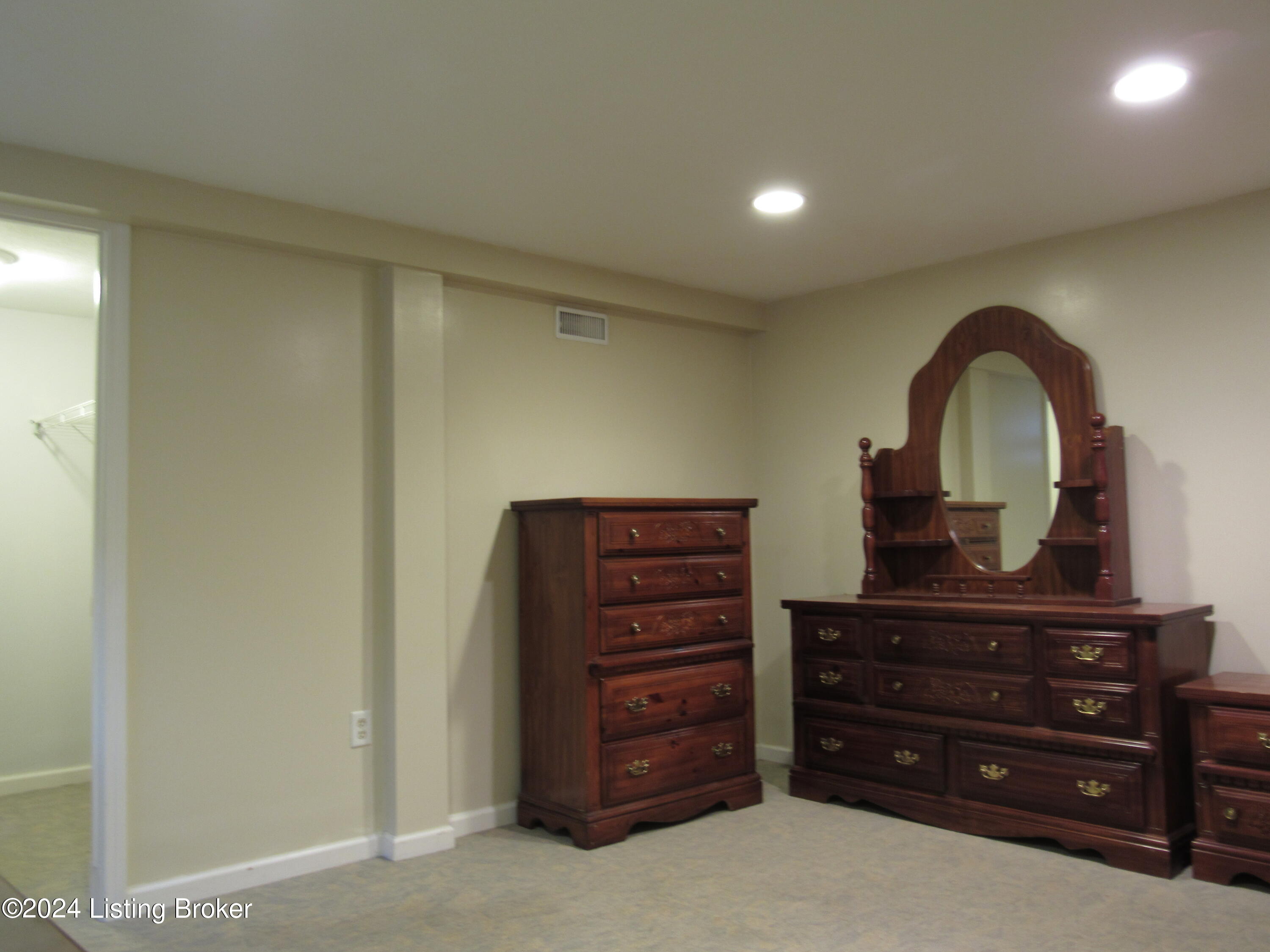 4316 Naneen Dr