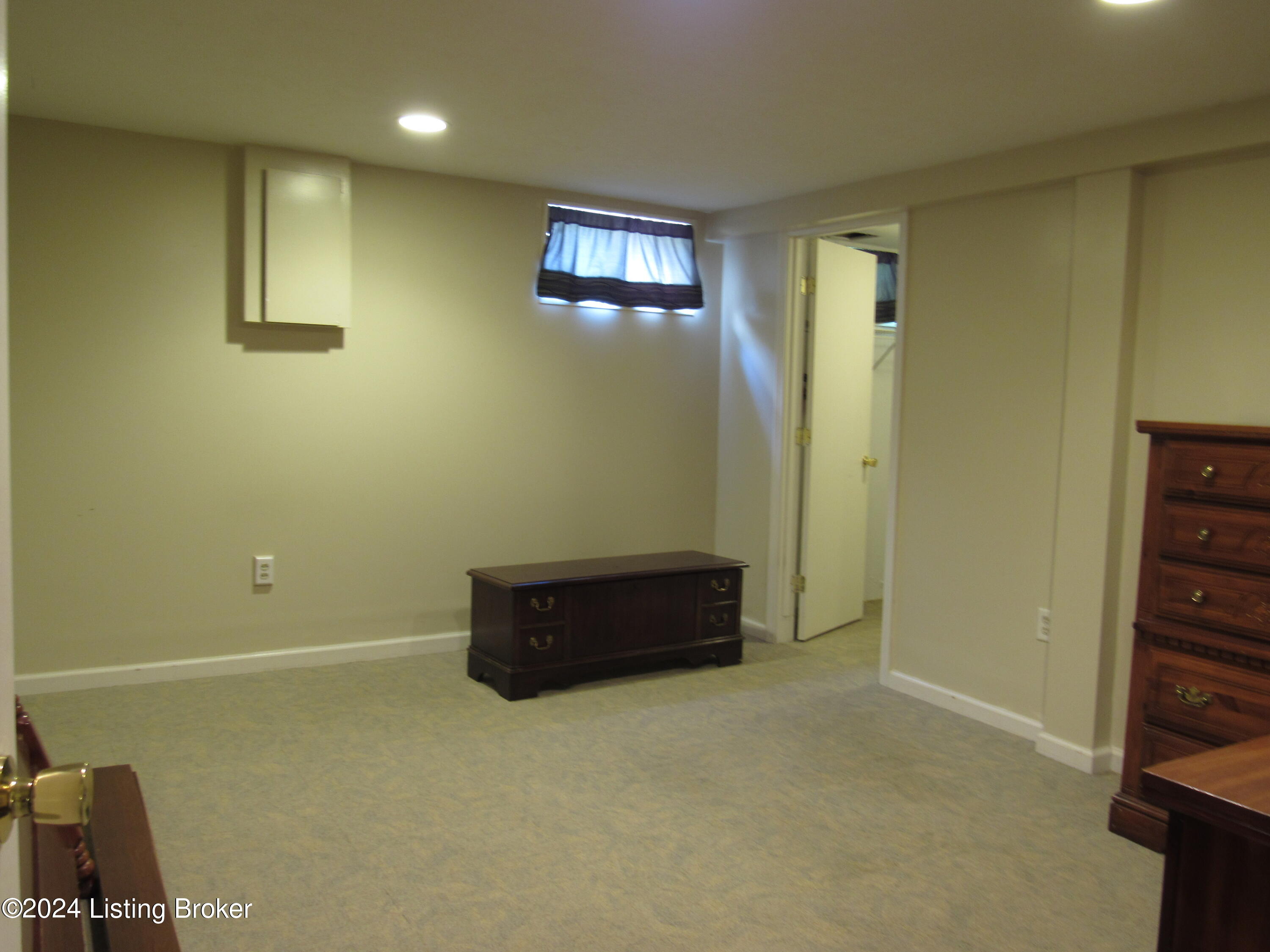 4316 Naneen Dr