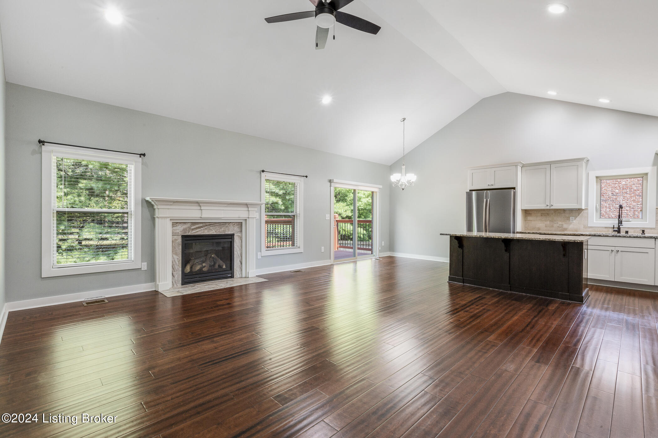 13713 Forest Bend Cir