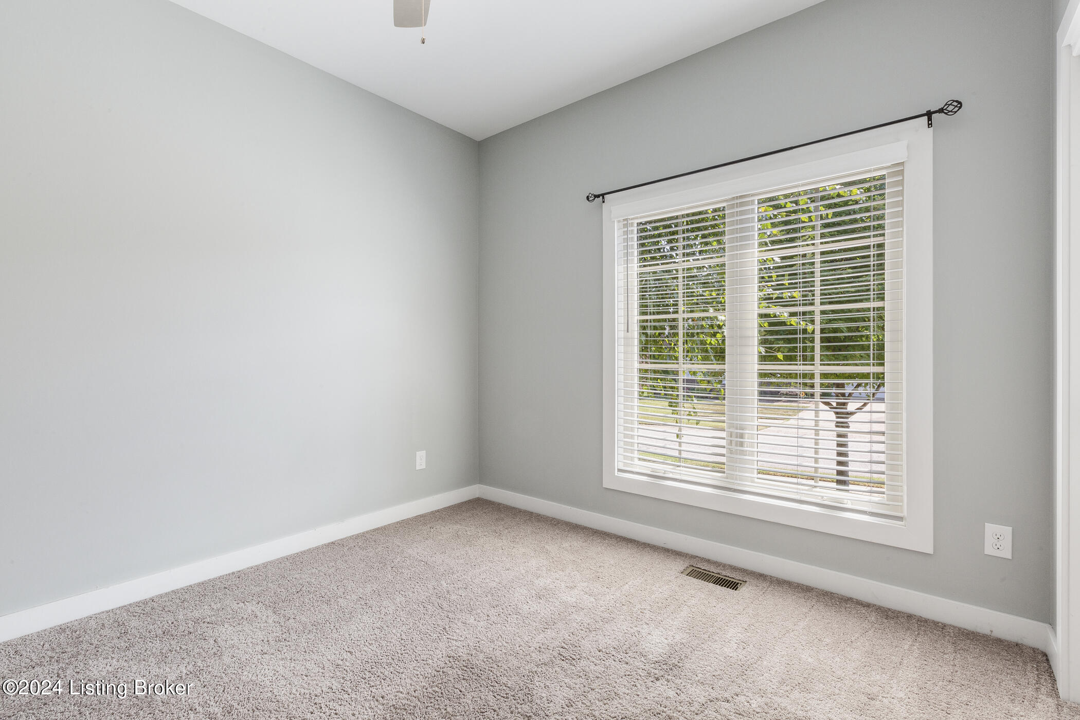 13713 Forest Bend Cir