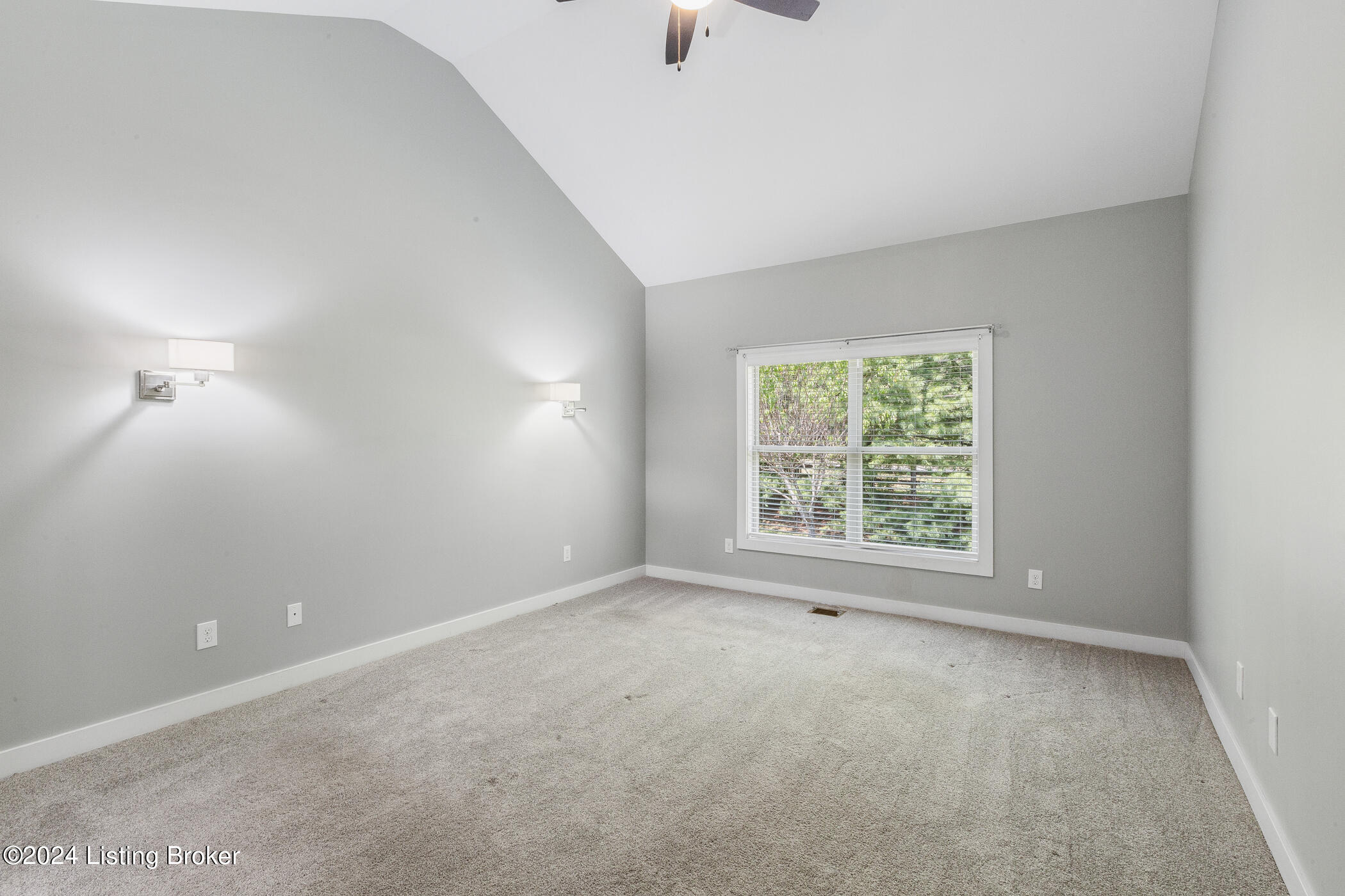 13713 Forest Bend Cir