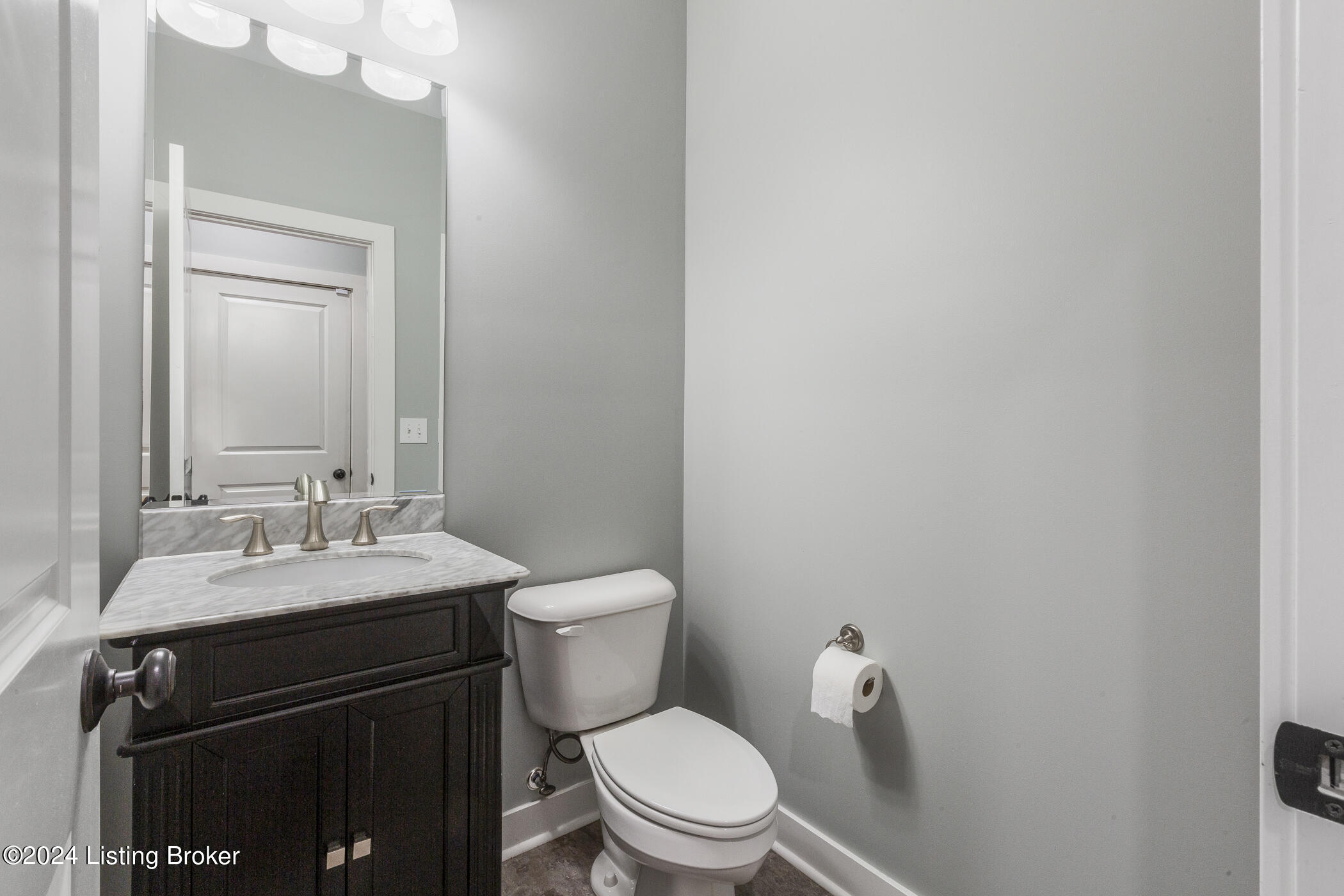 13713 Forest Bend Cir